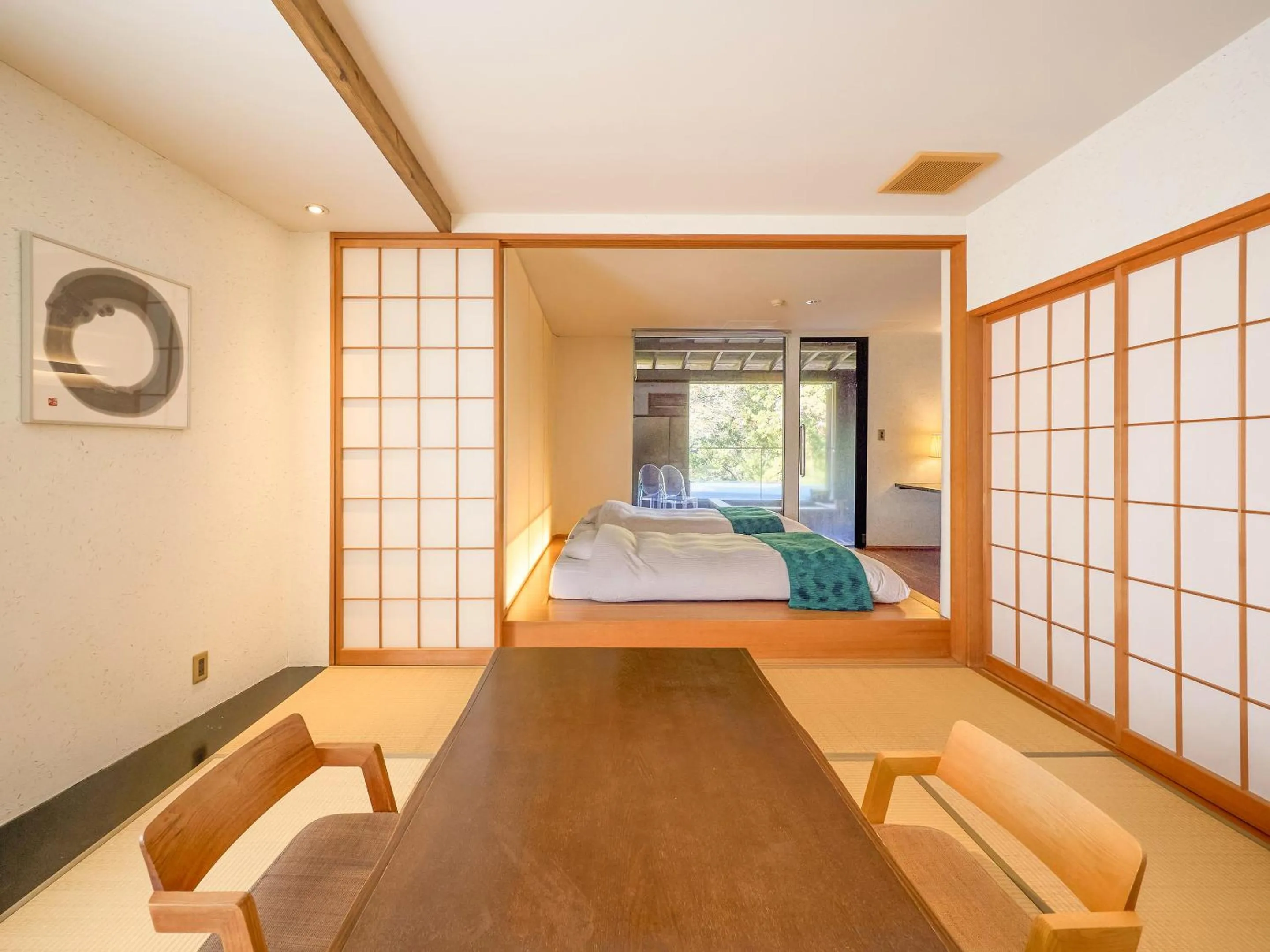 Photo of the whole room in Seikansou