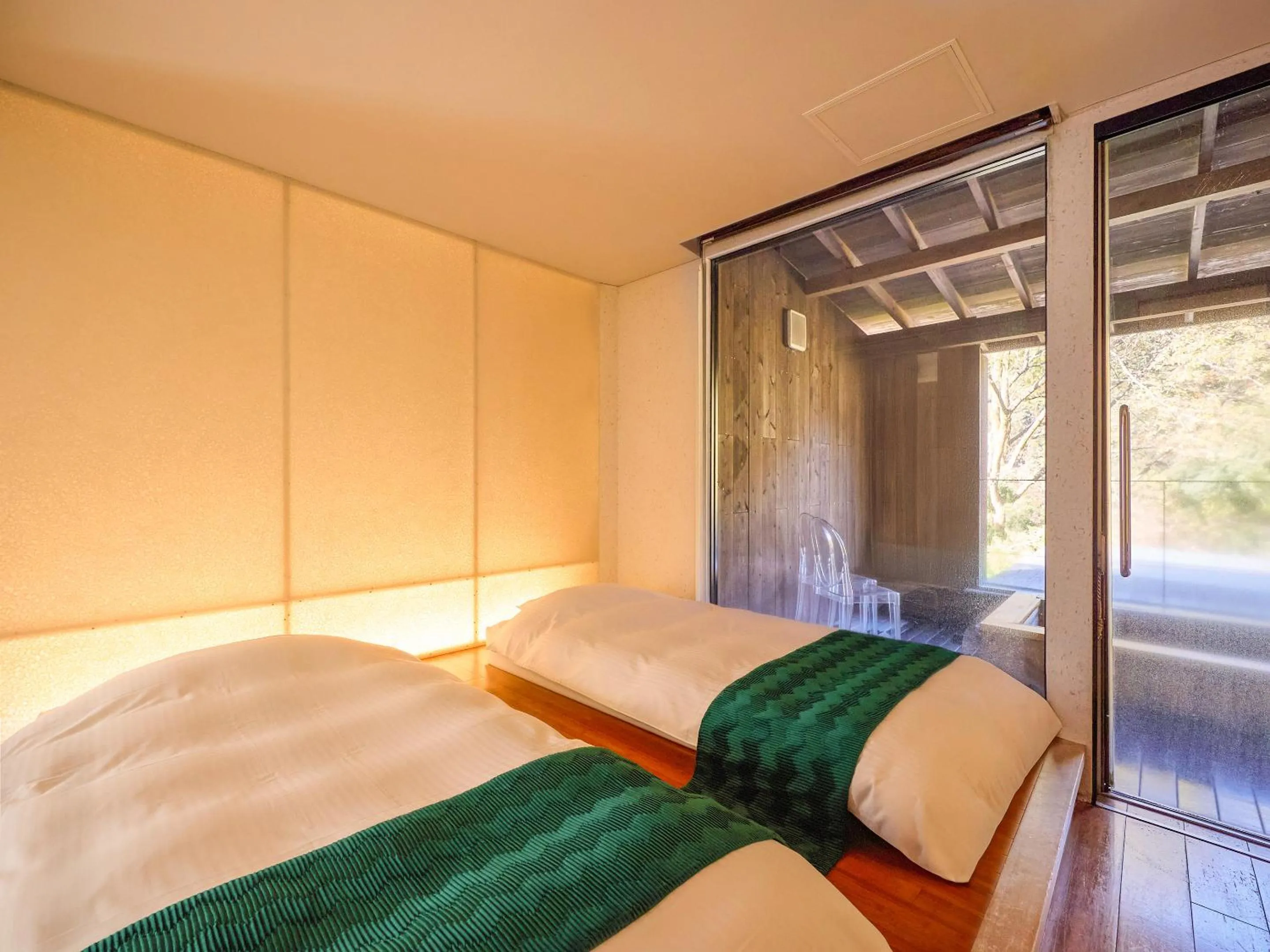 Photo of the whole room, Bed in Seikansou