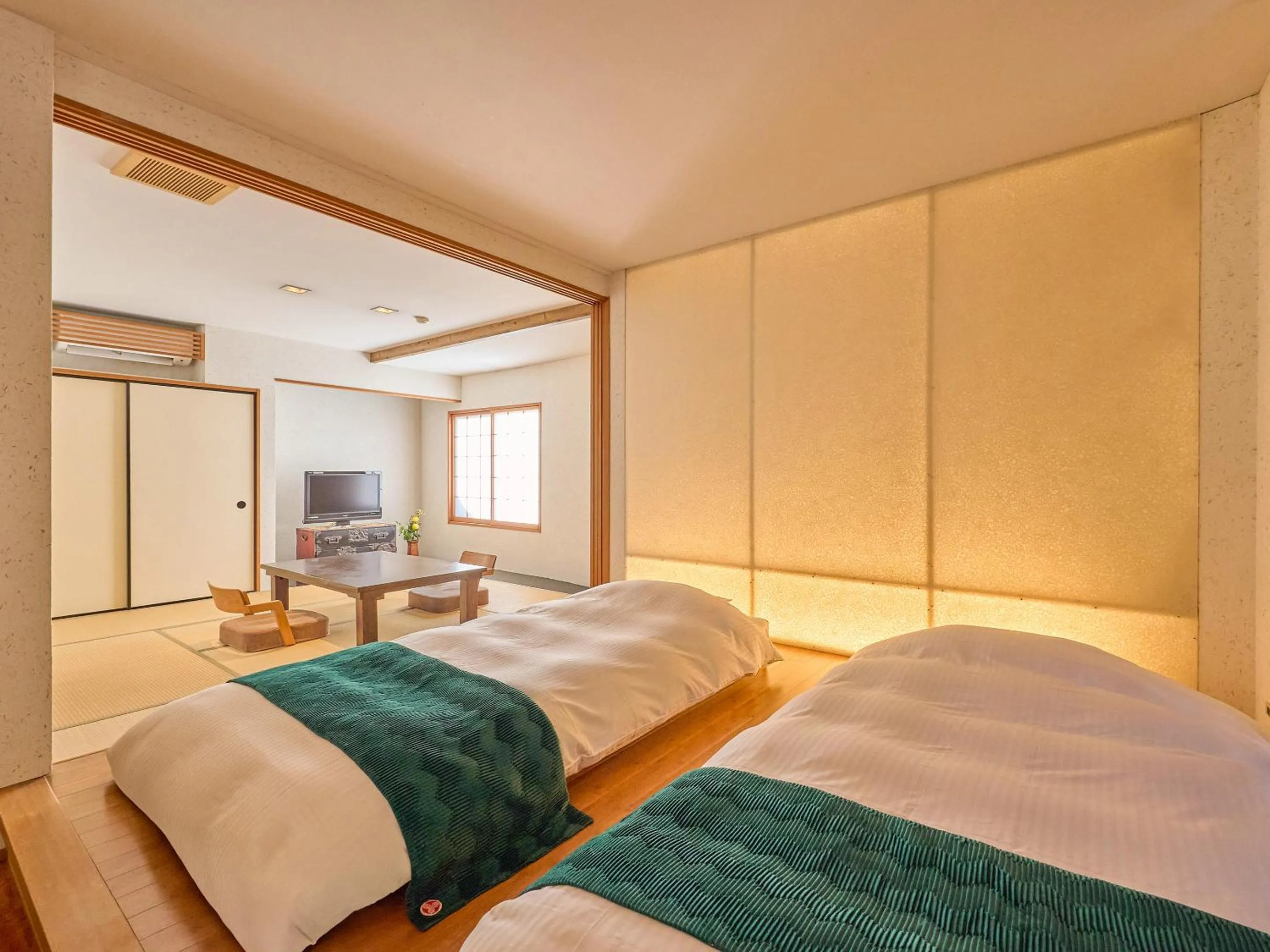 Photo of the whole room, Bed in Seikansou