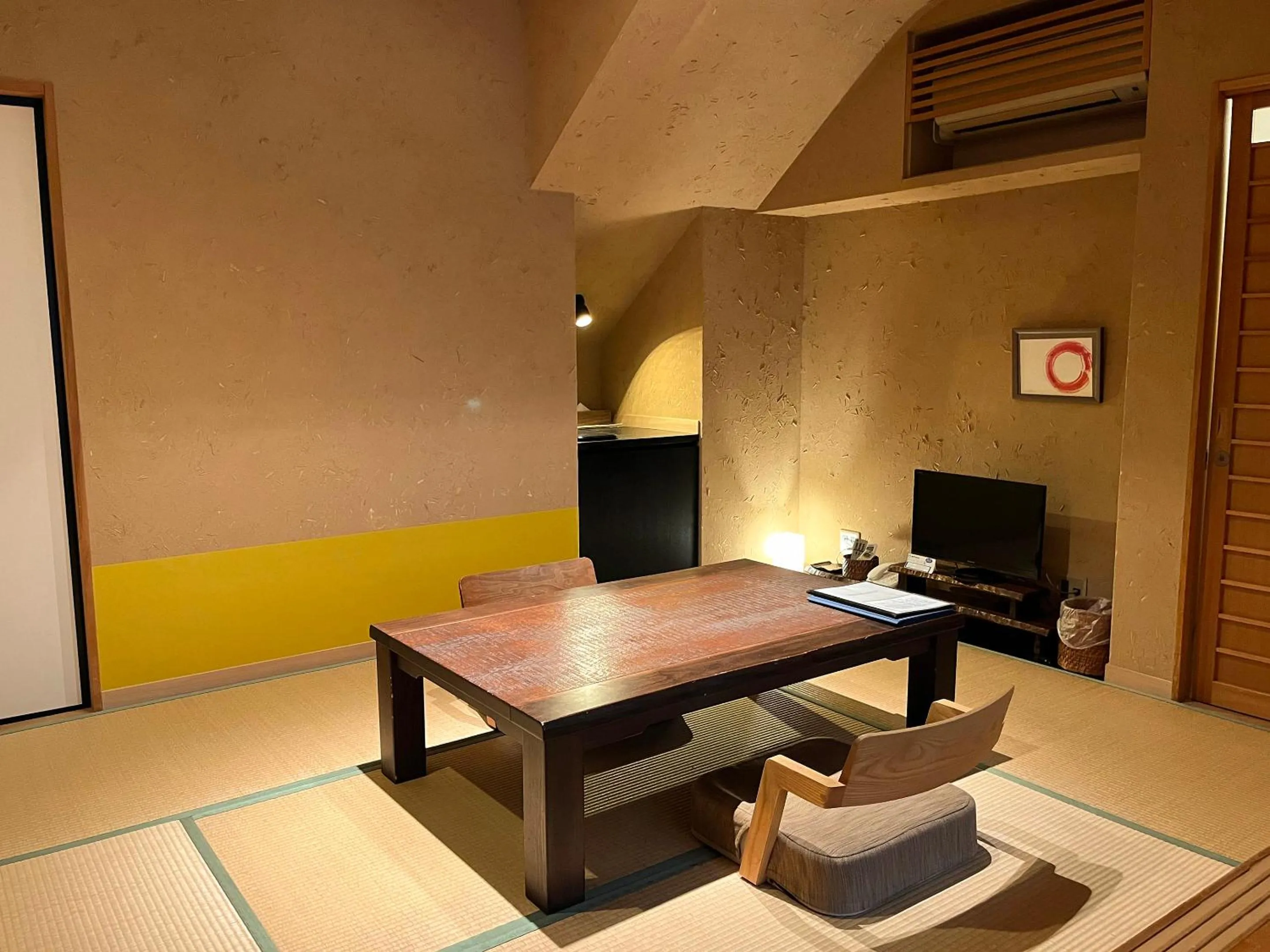 Photo of the whole room in Seikansou