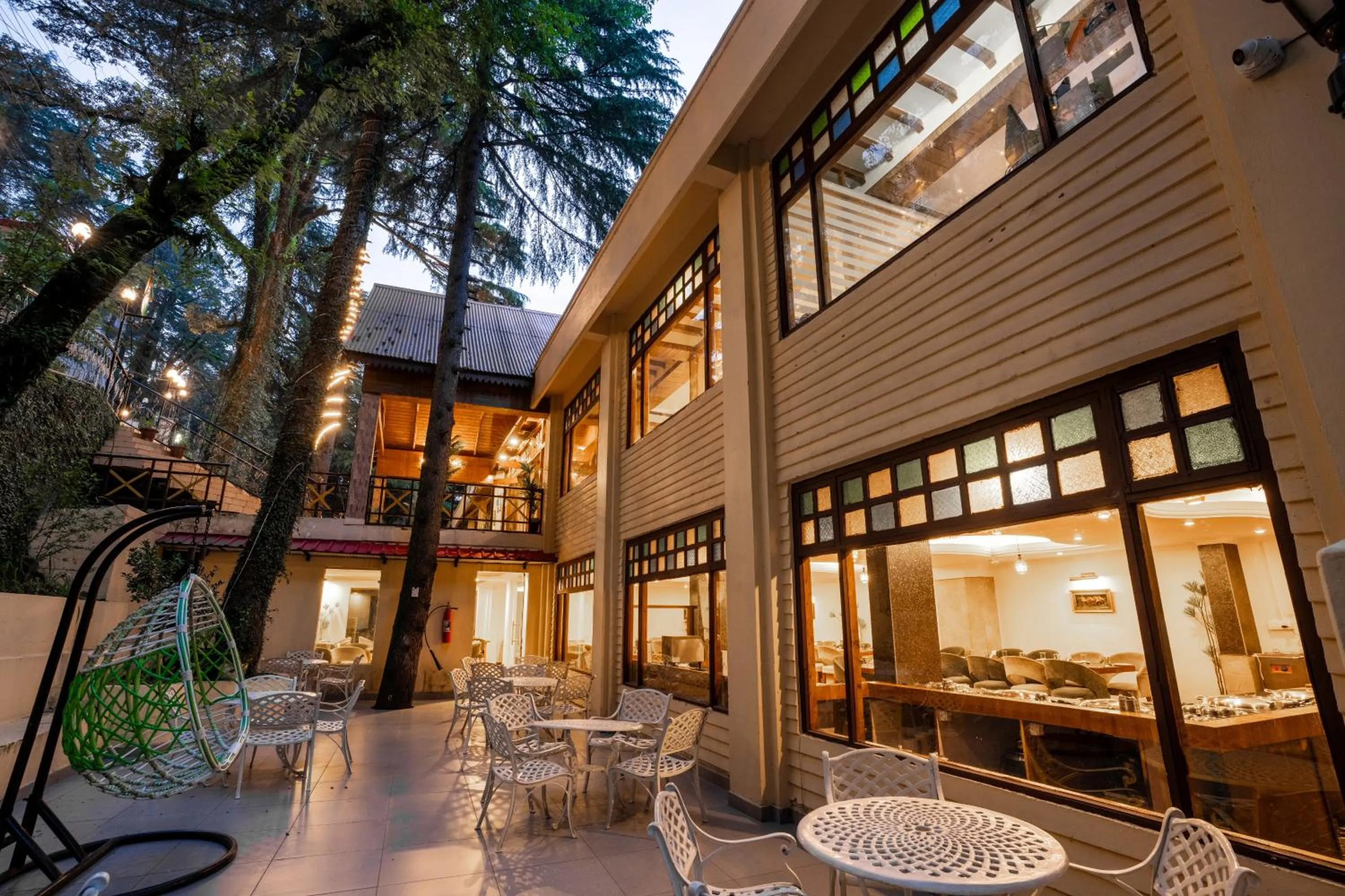 Restaurant/places to eat in Snow Valley Resorts Dalhousie