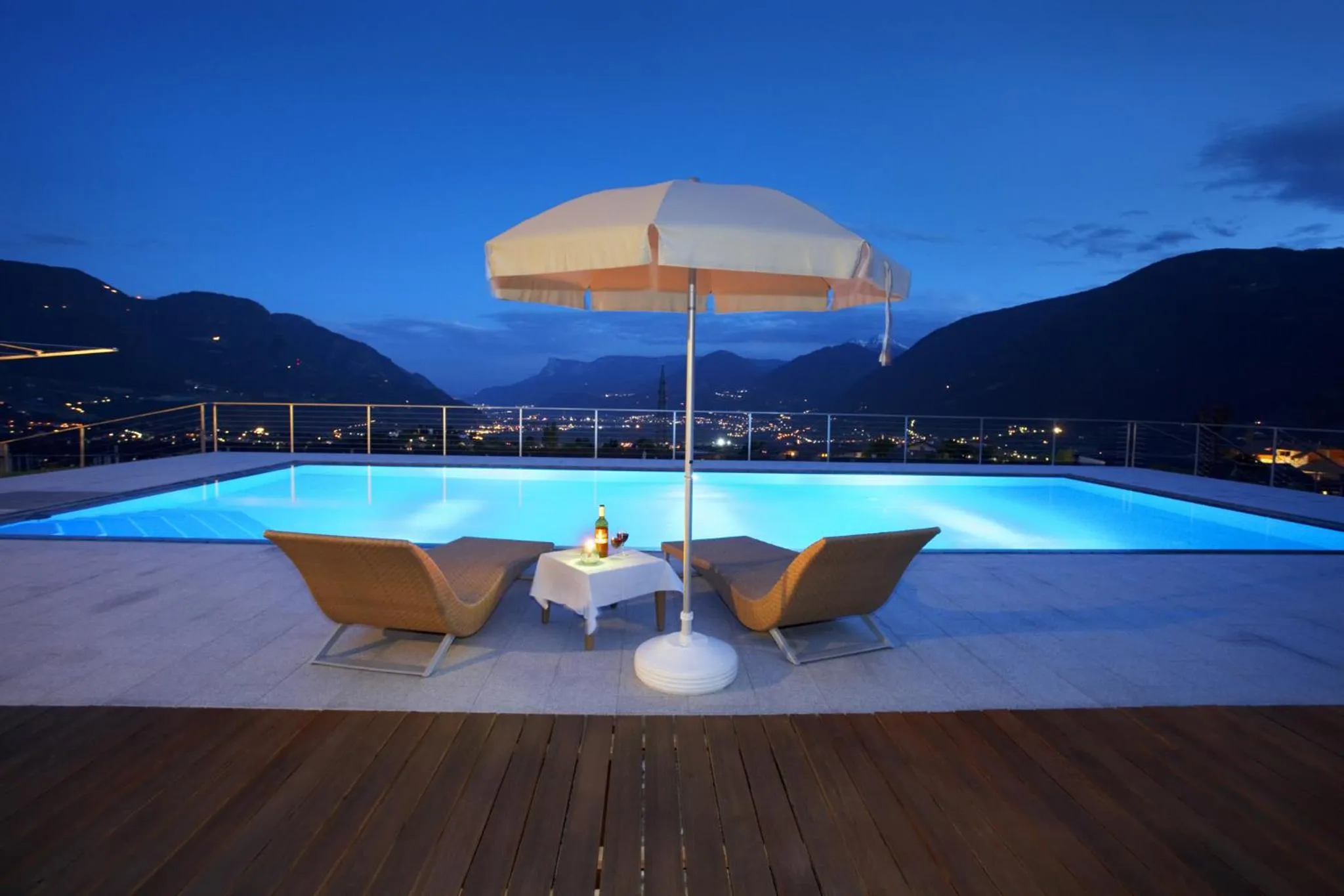 Swimming pool in Appartement-Hotel Beatenhof