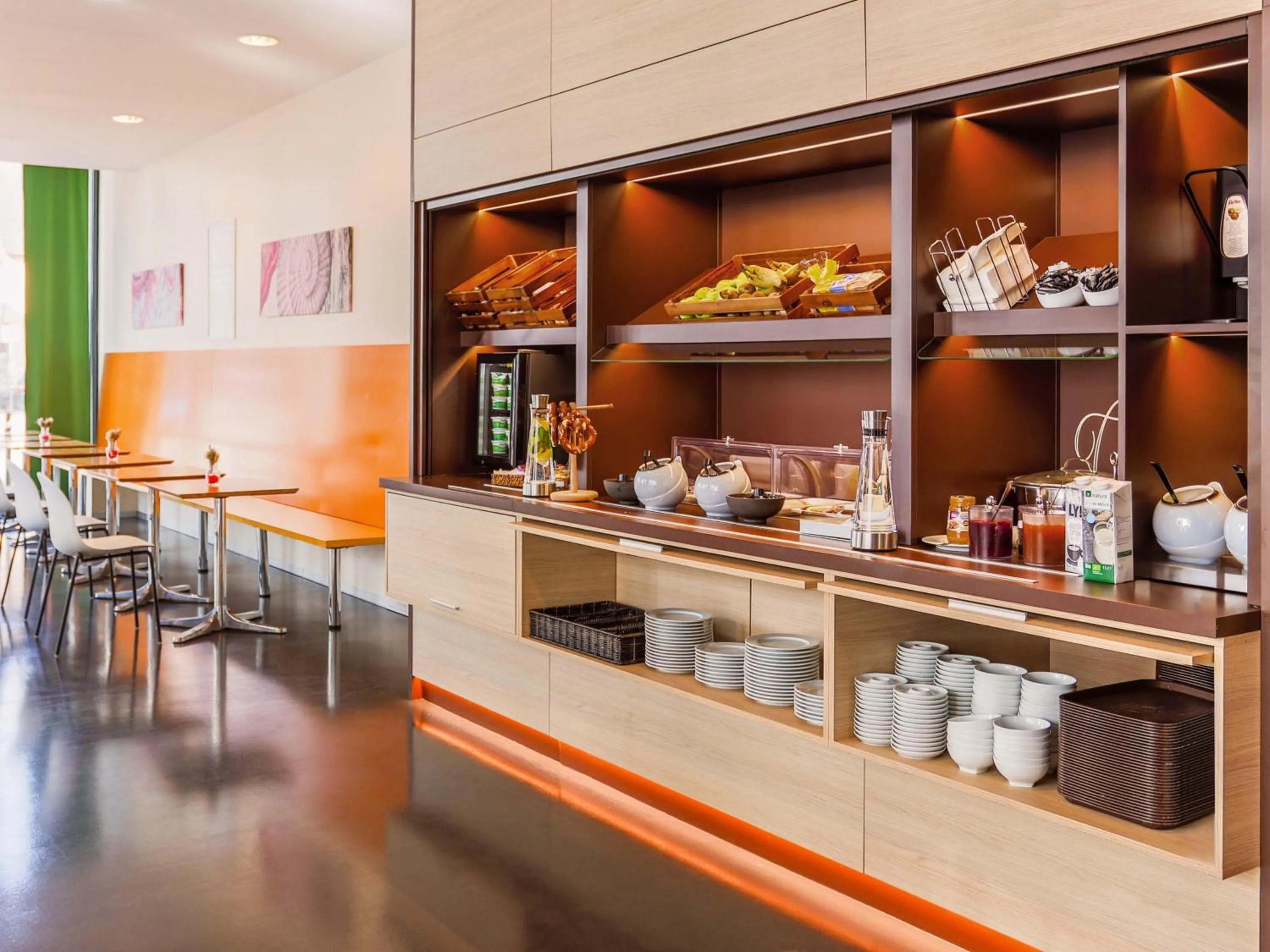 Lounge or bar in B&B Hotel Aalen