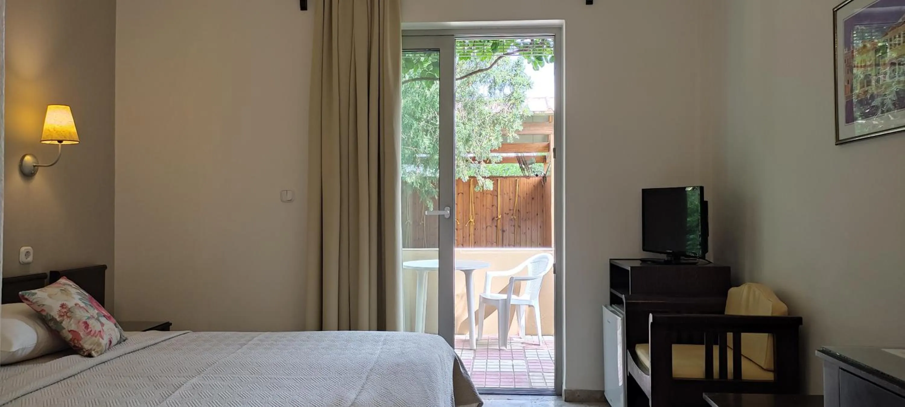 Photo of the whole room in Hotel Peli