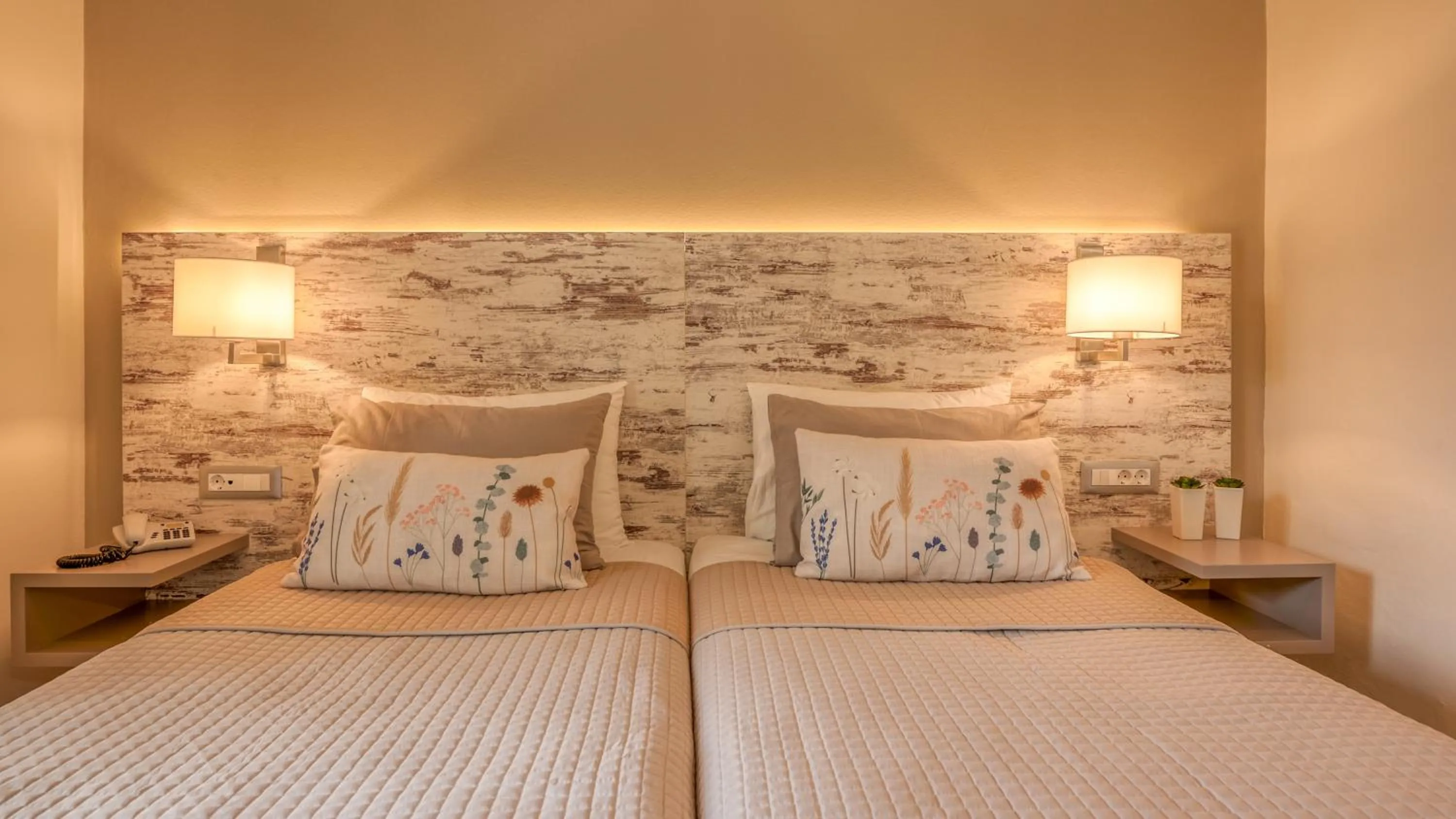 Bedroom in Hotel Peli