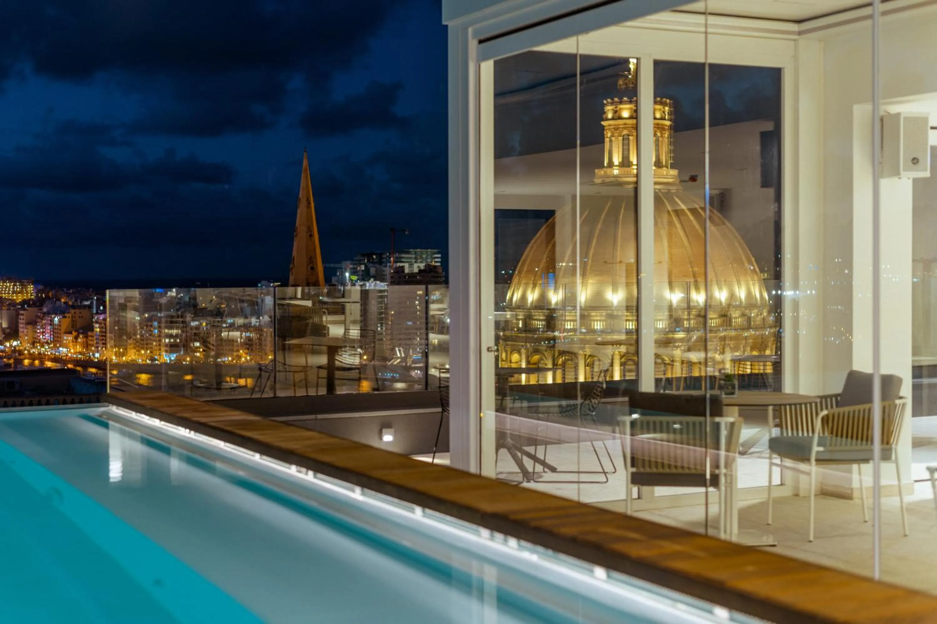 Restaurant/places to eat in The Embassy Valletta Hotel