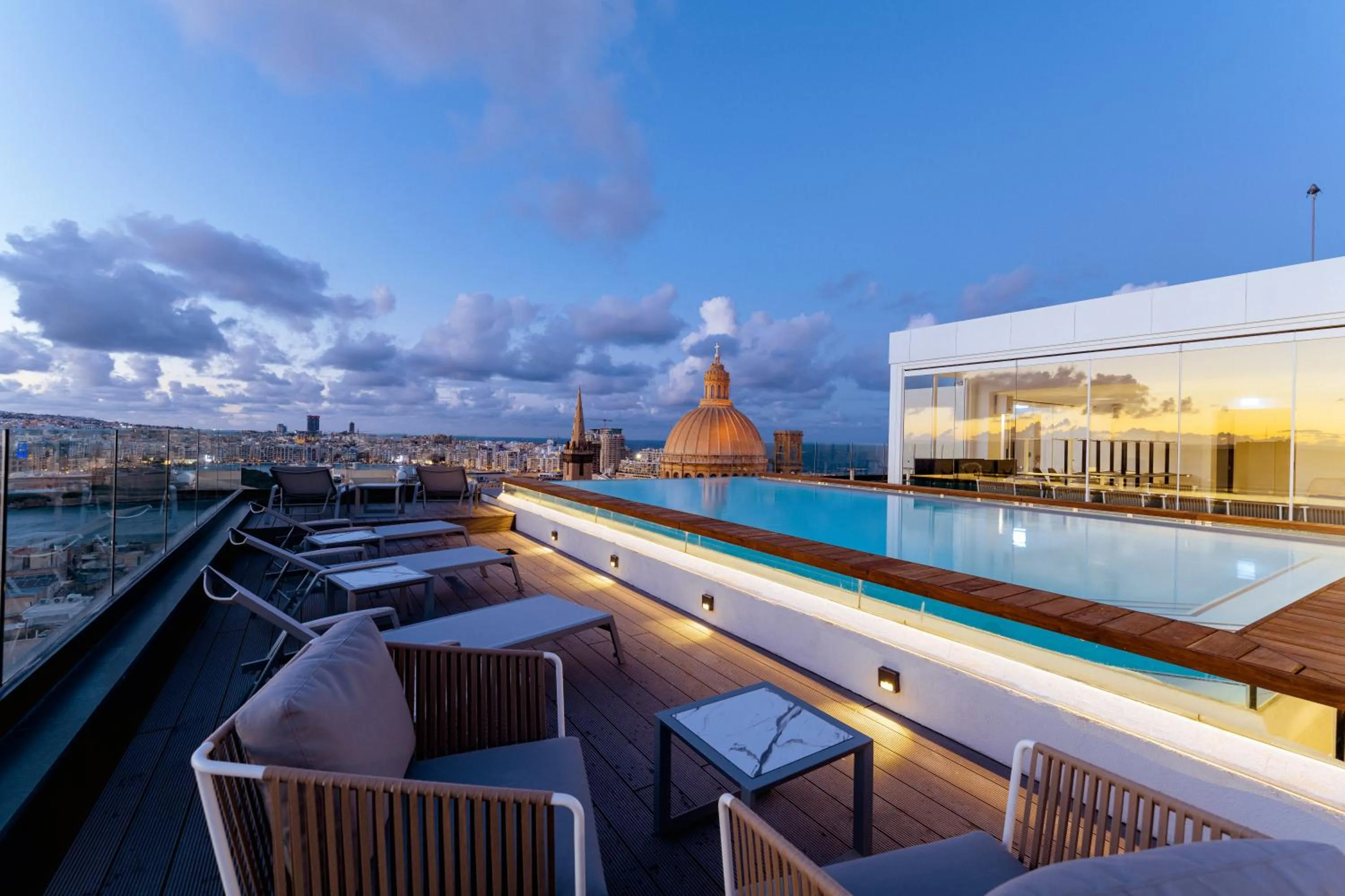 Restaurant/places to eat in The Embassy Valletta Hotel