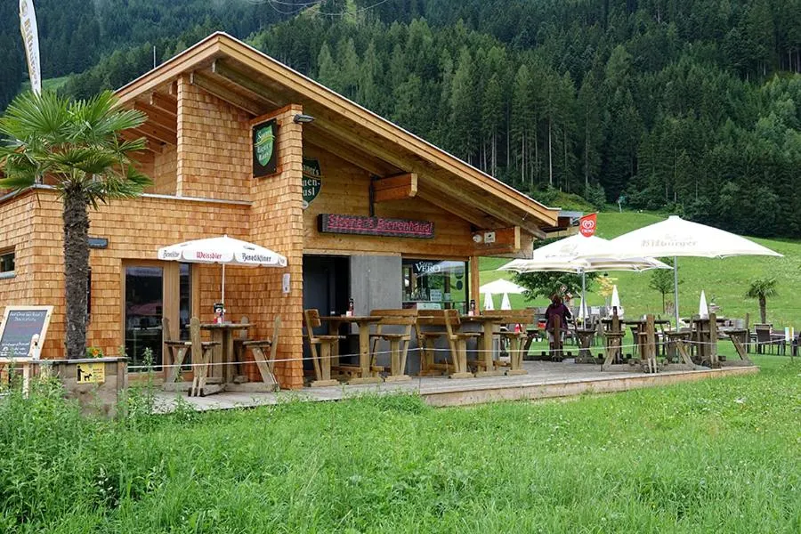 Restaurant/places to eat in Hotel Gasthof Stoanerhof