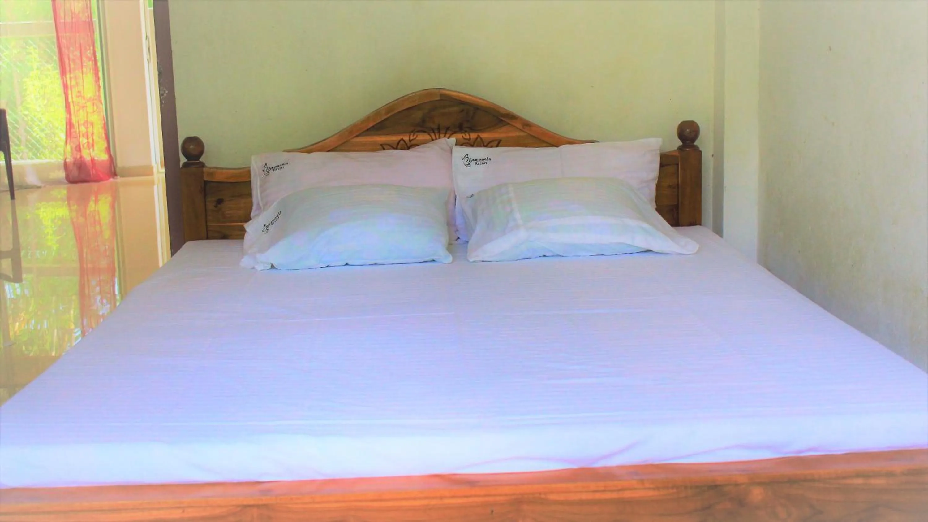 Bed in Samanala Resort