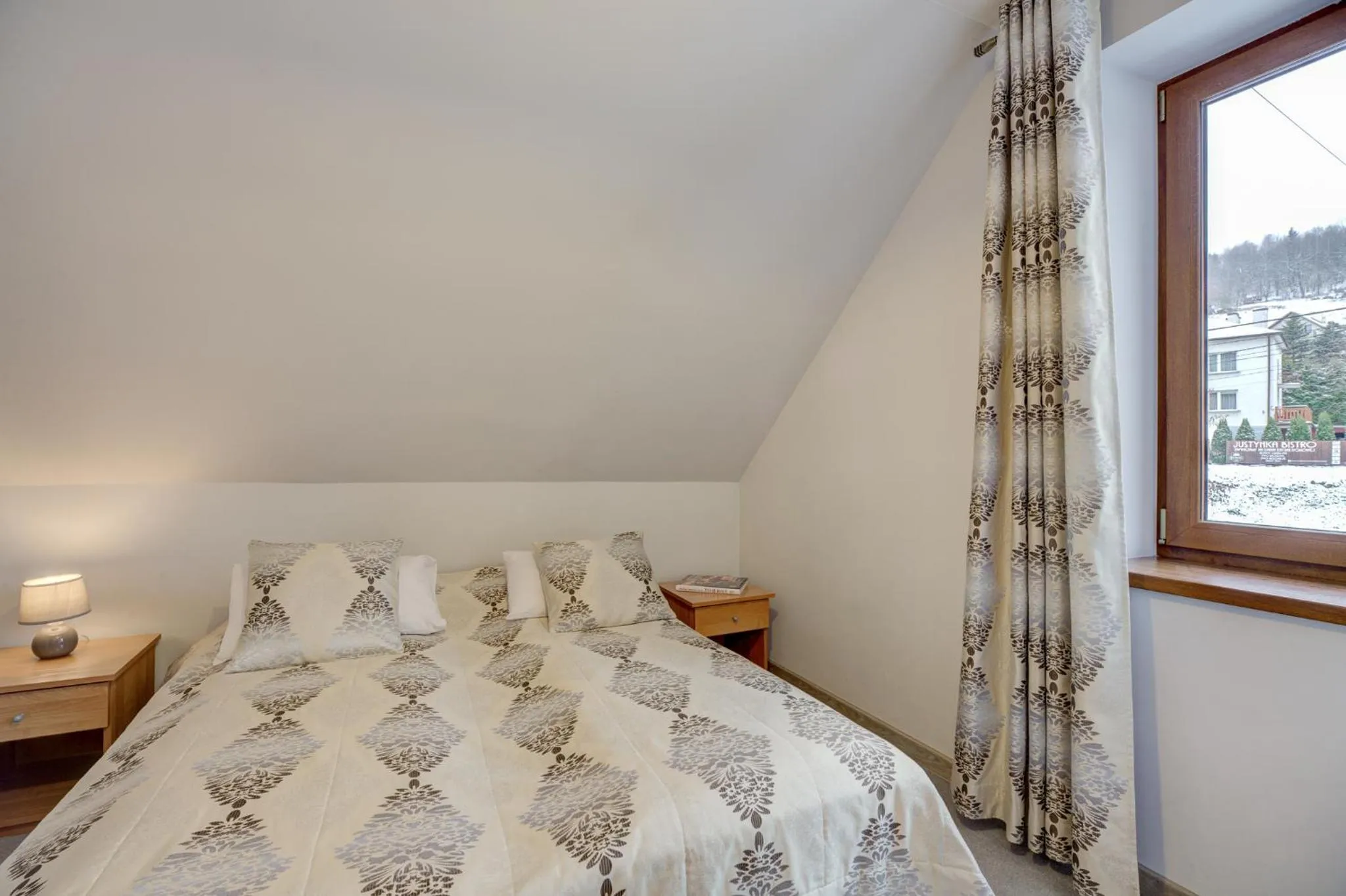 Bedroom, Bed in Willa Karla