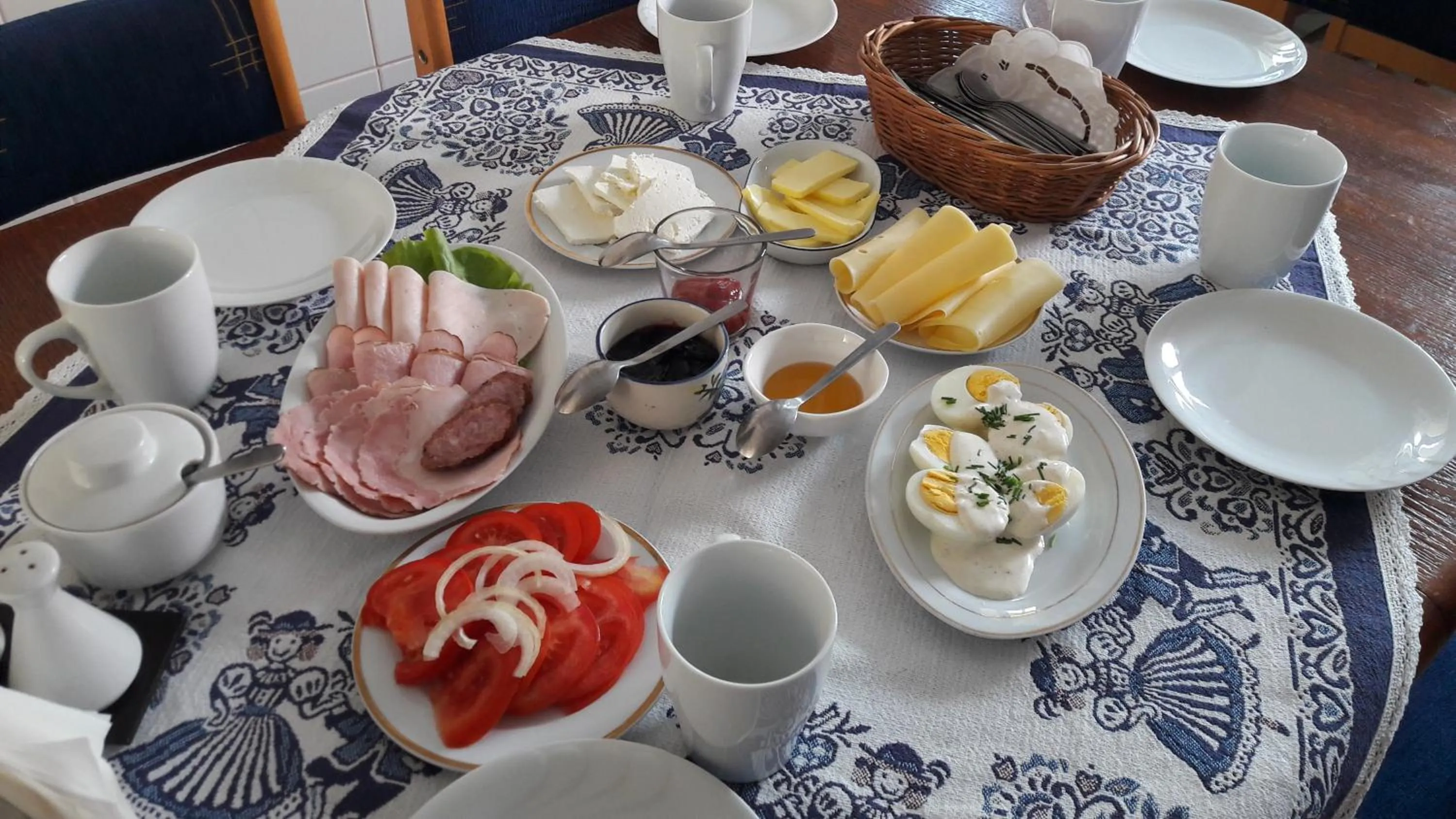 Restaurant/places to eat in Willa Karla