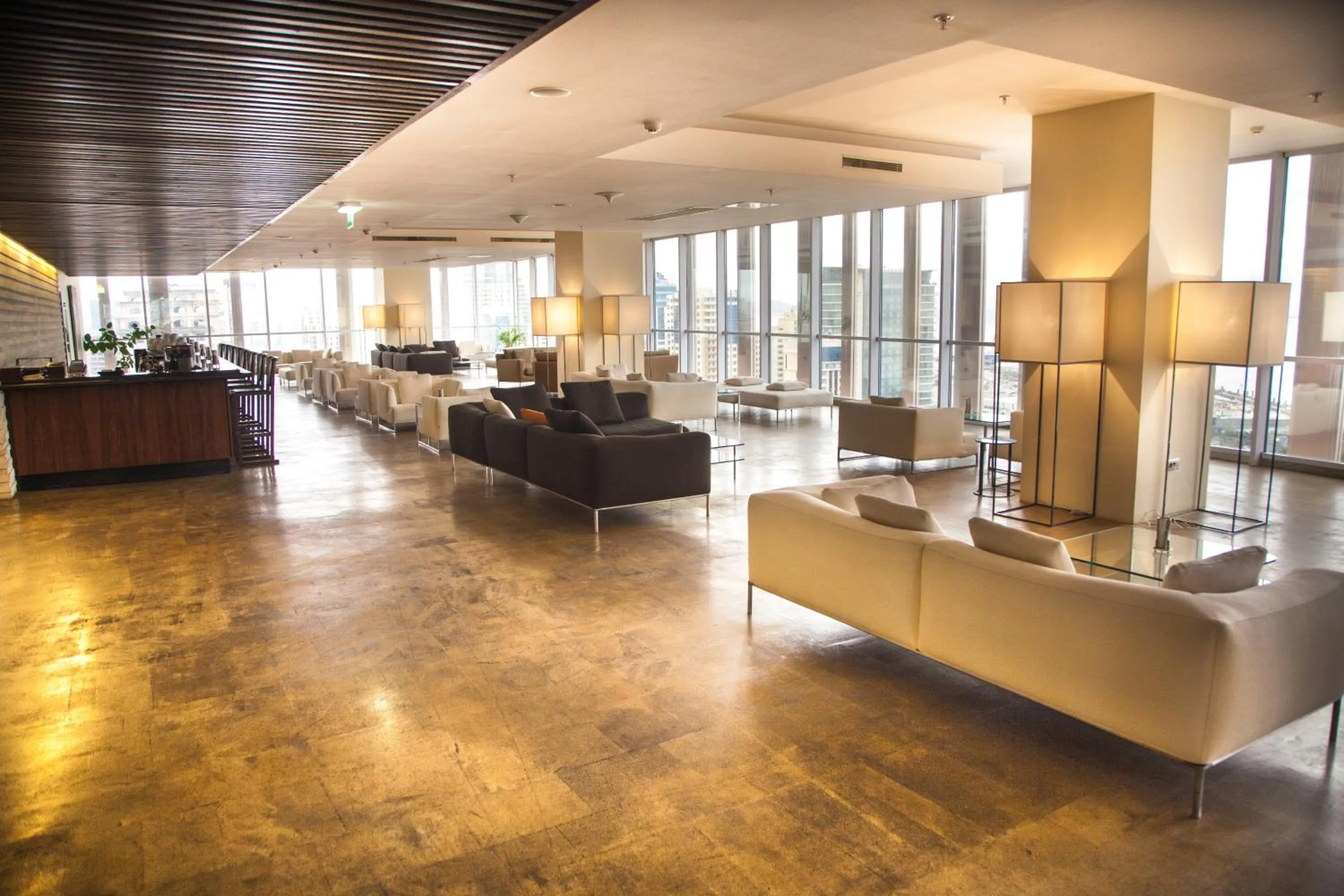 Communal lounge/ TV room in Landmark Hotel Baku