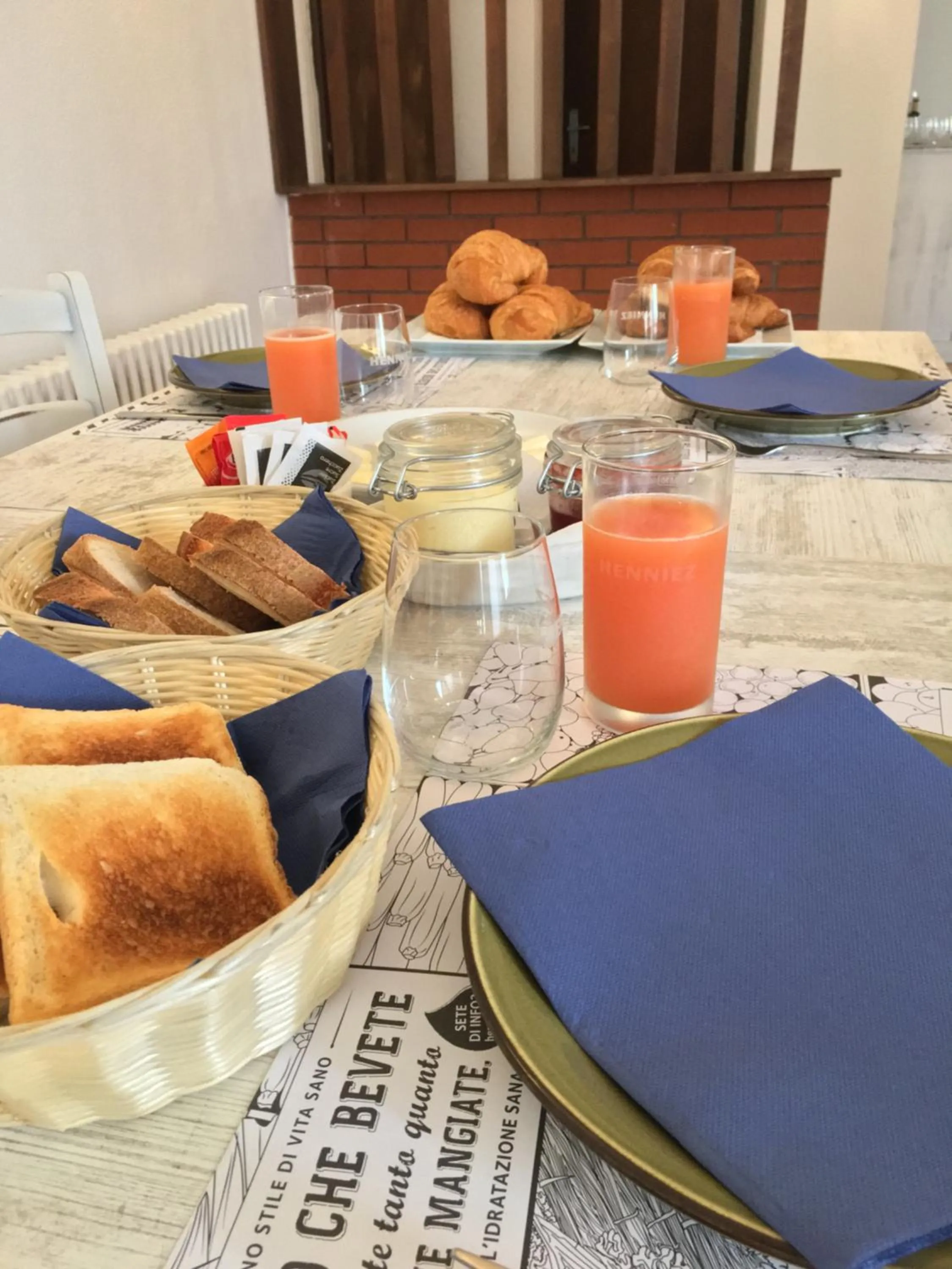Buffet breakfast in Albergo Ristorante Belcantone