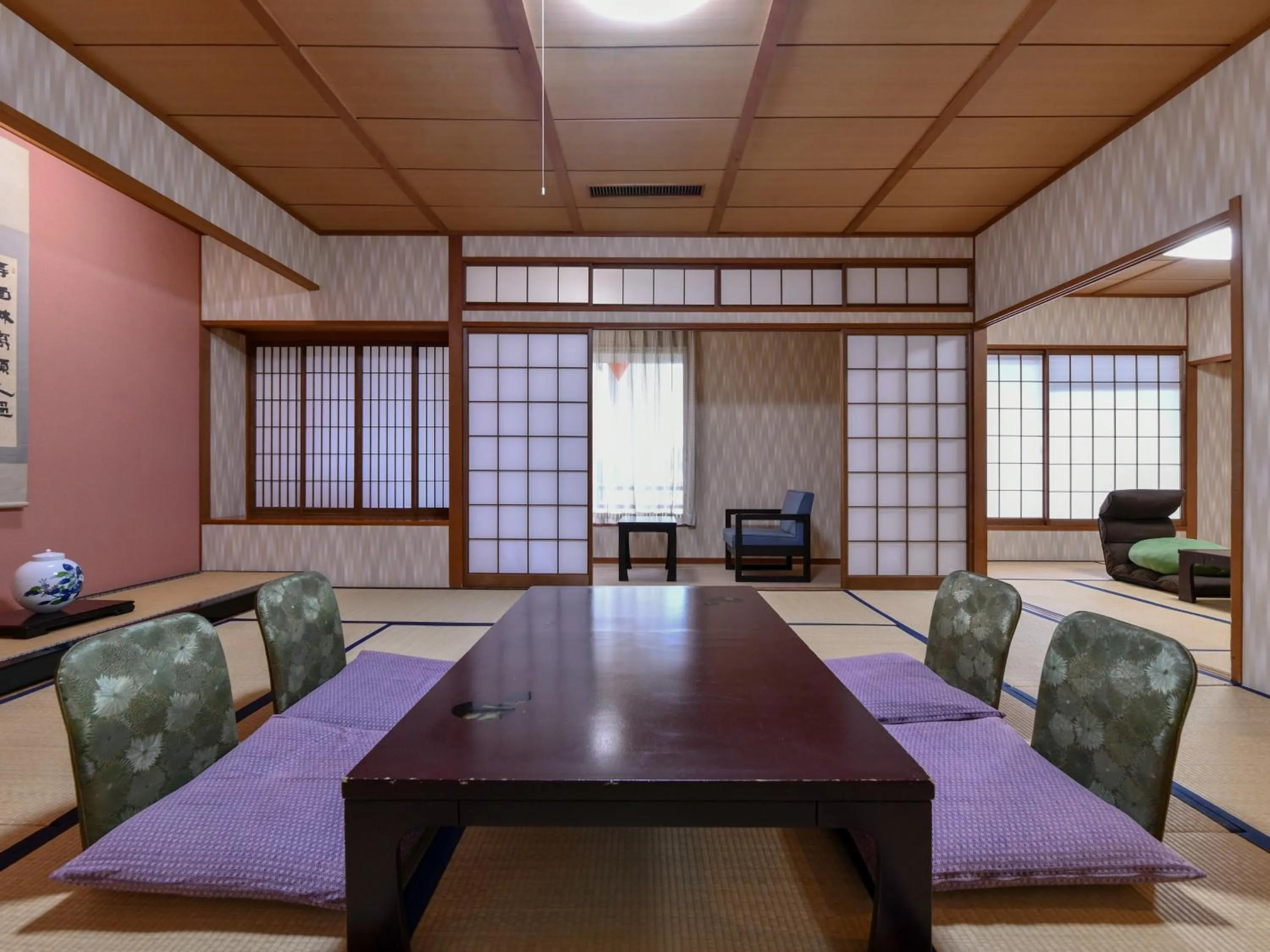 Photo of the whole room in Awara Onsen Minoya Taiheikaku