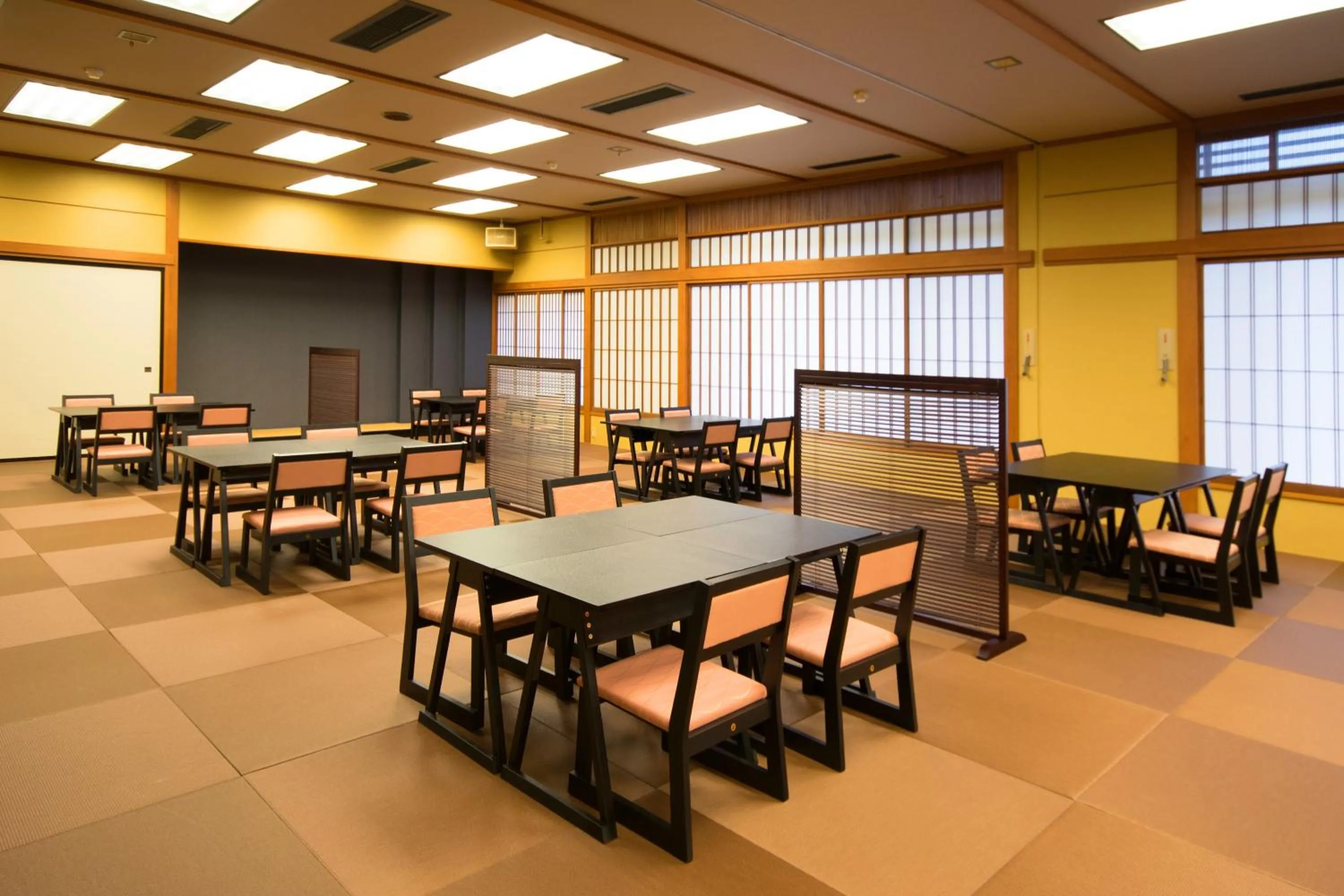 Restaurant/places to eat in Awara Onsen Minoya Taiheikaku