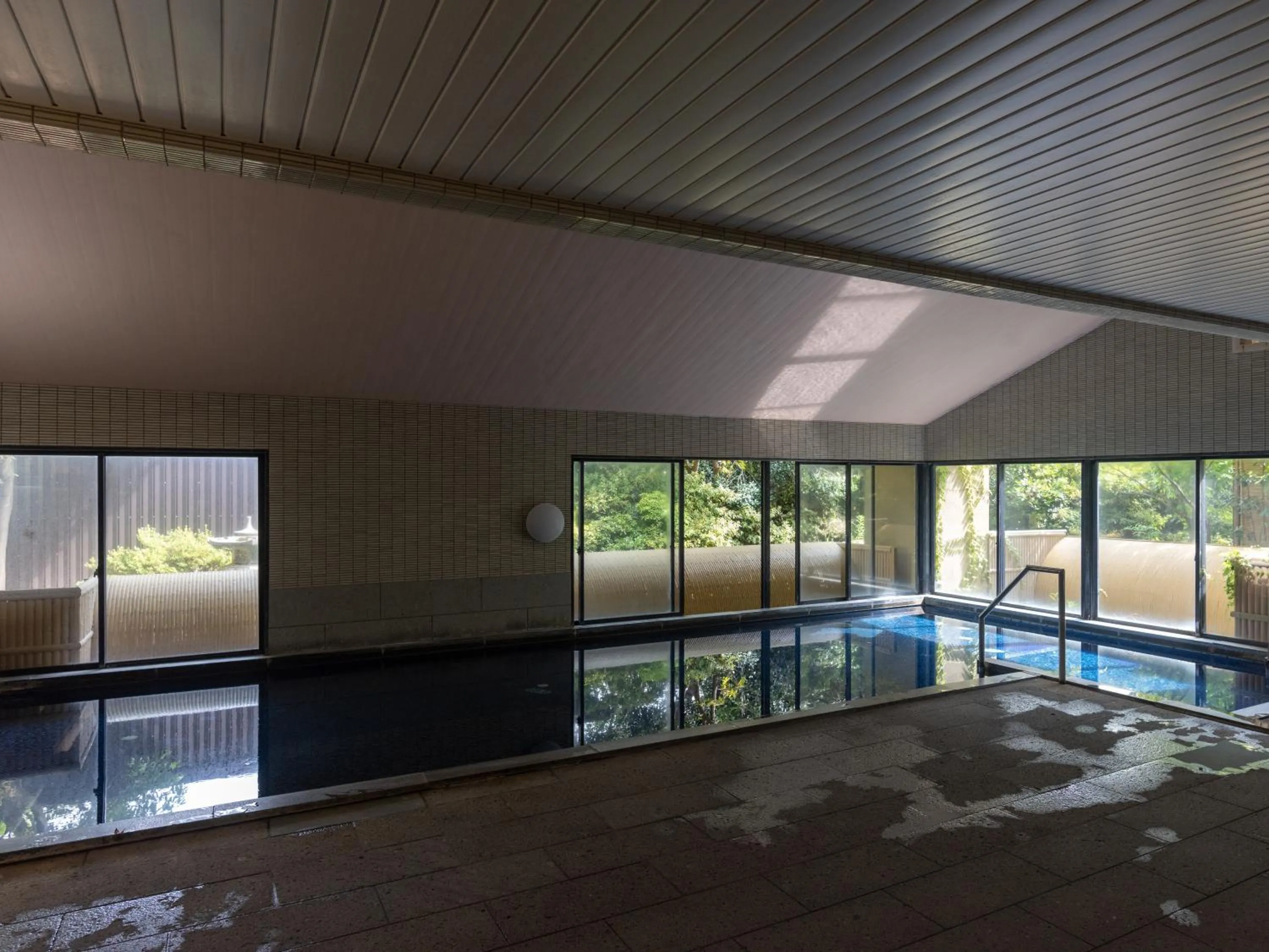 Public Bath in Awara Onsen Minoya Taiheikaku