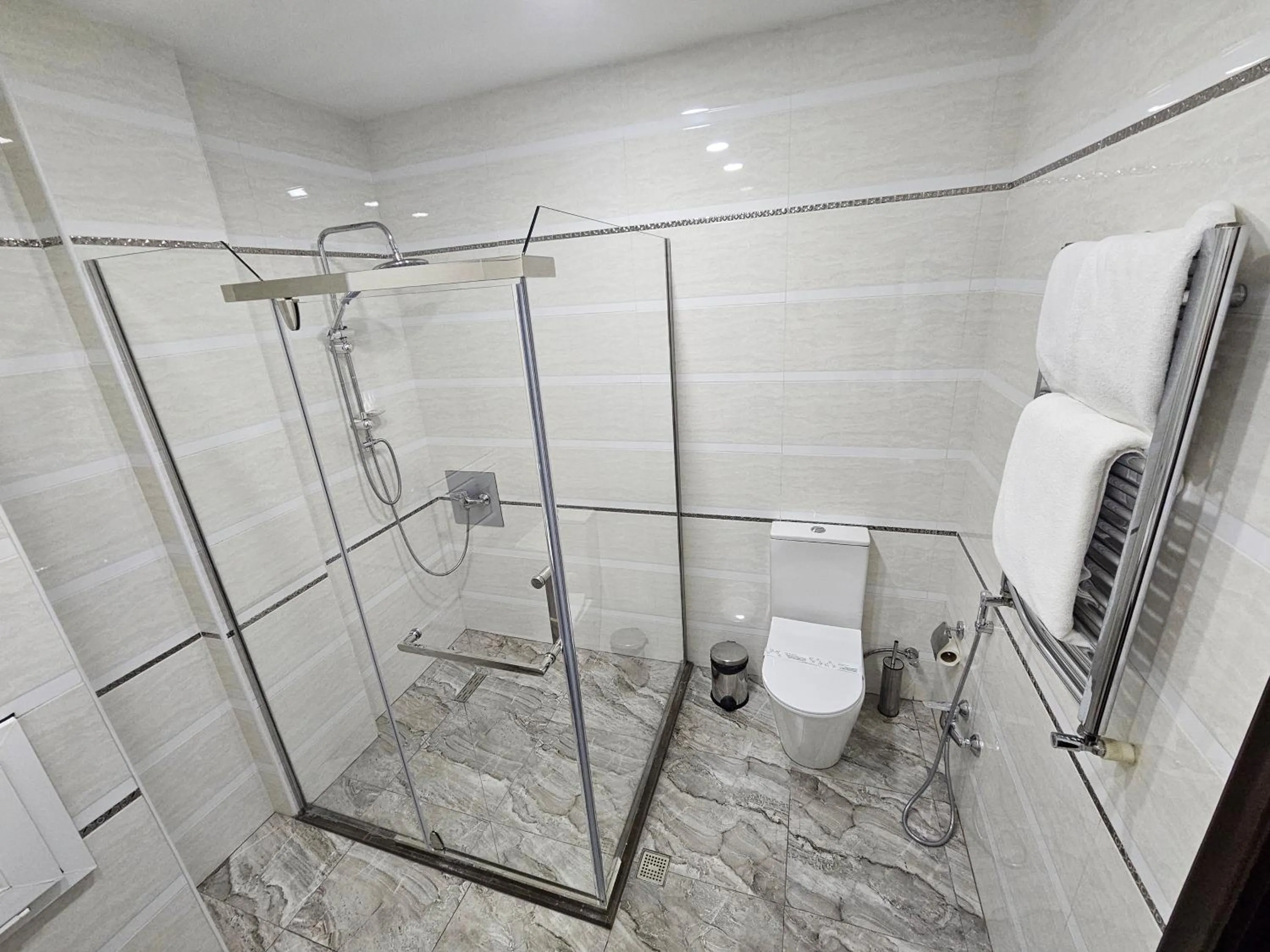 Toilet in Safran Hotel