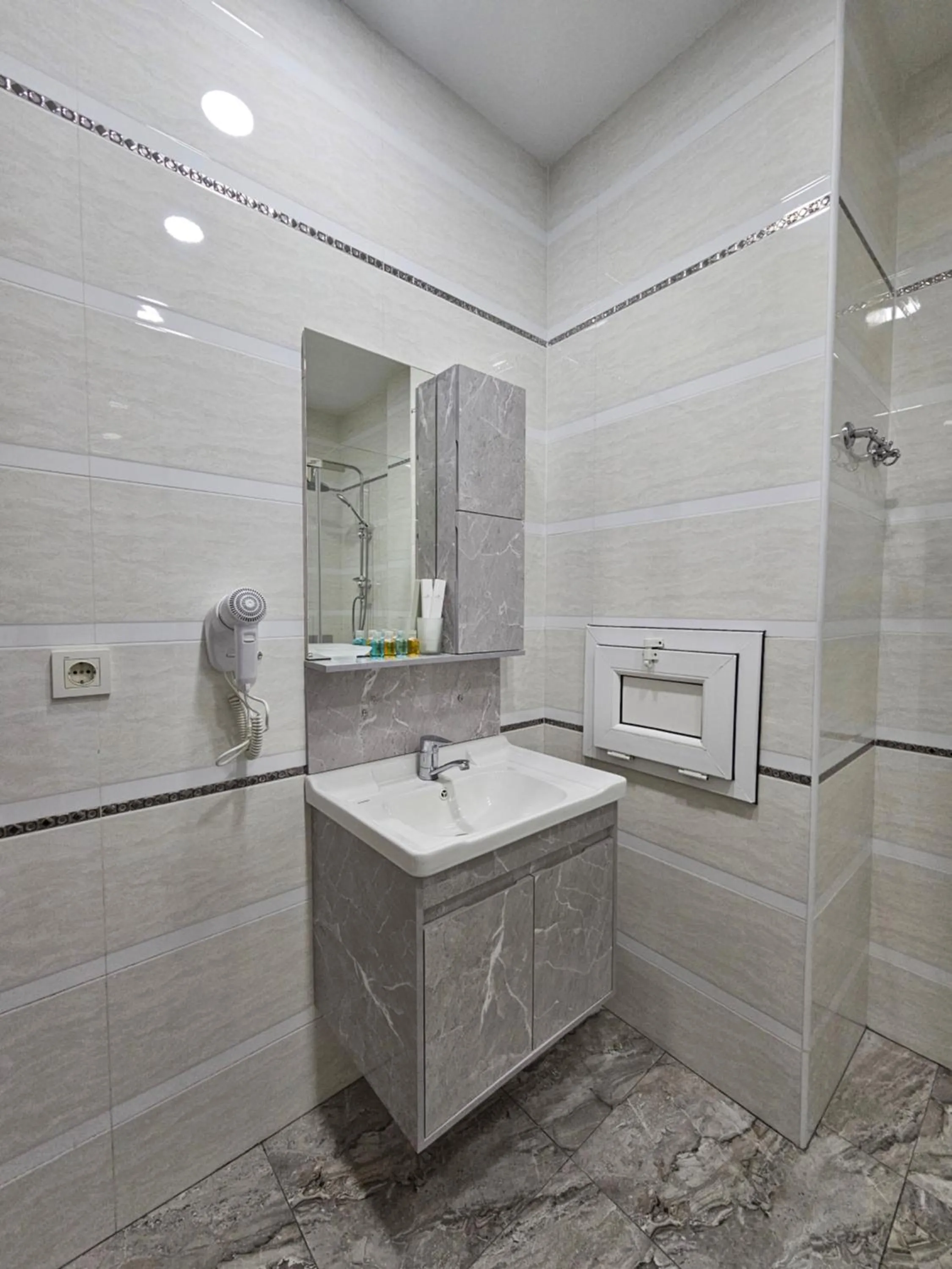 Shower in Safran Hotel