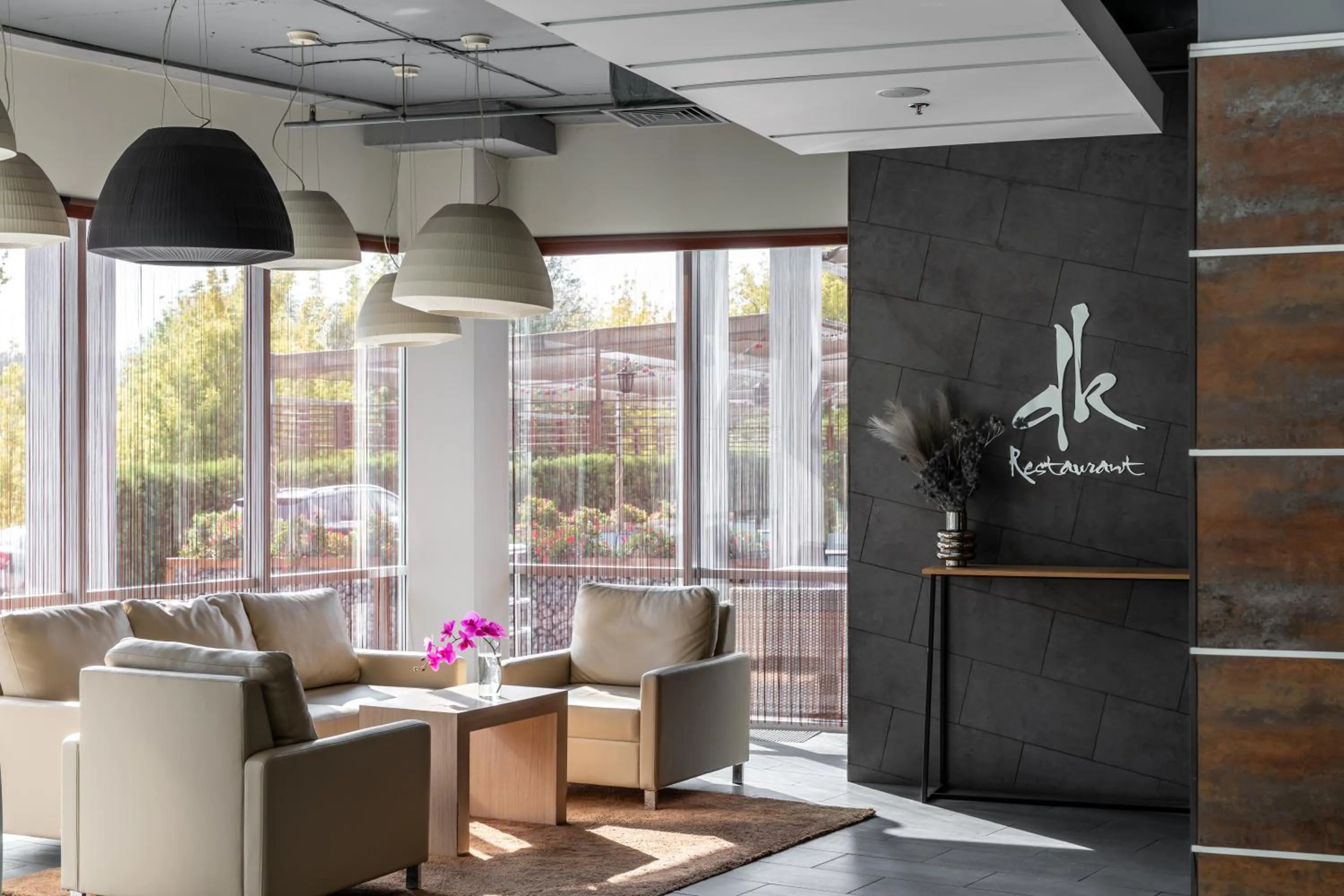 Restaurant/places to eat in Ramada Encore Kyiv