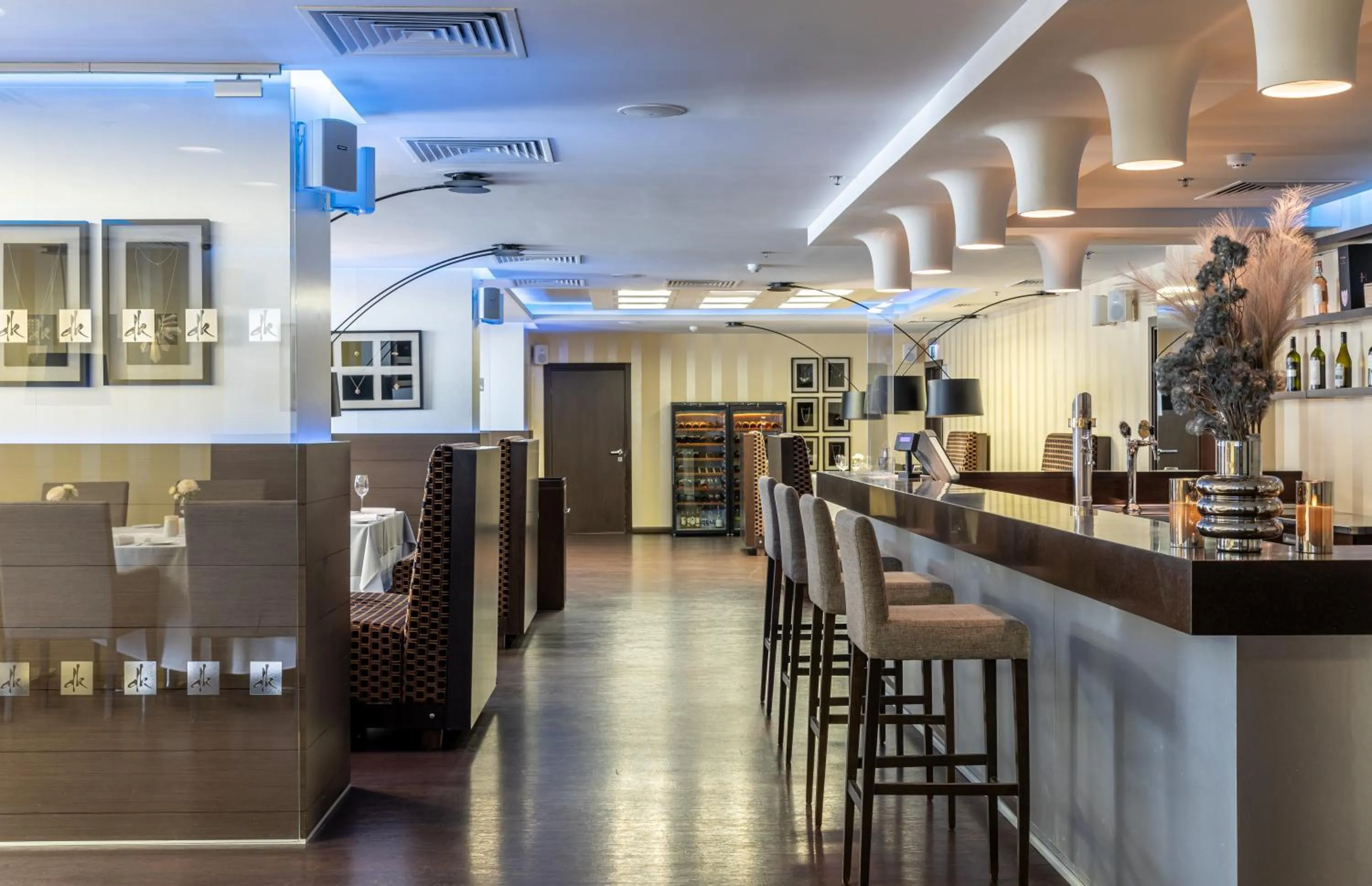 Restaurant/places to eat in Ramada Encore Kyiv