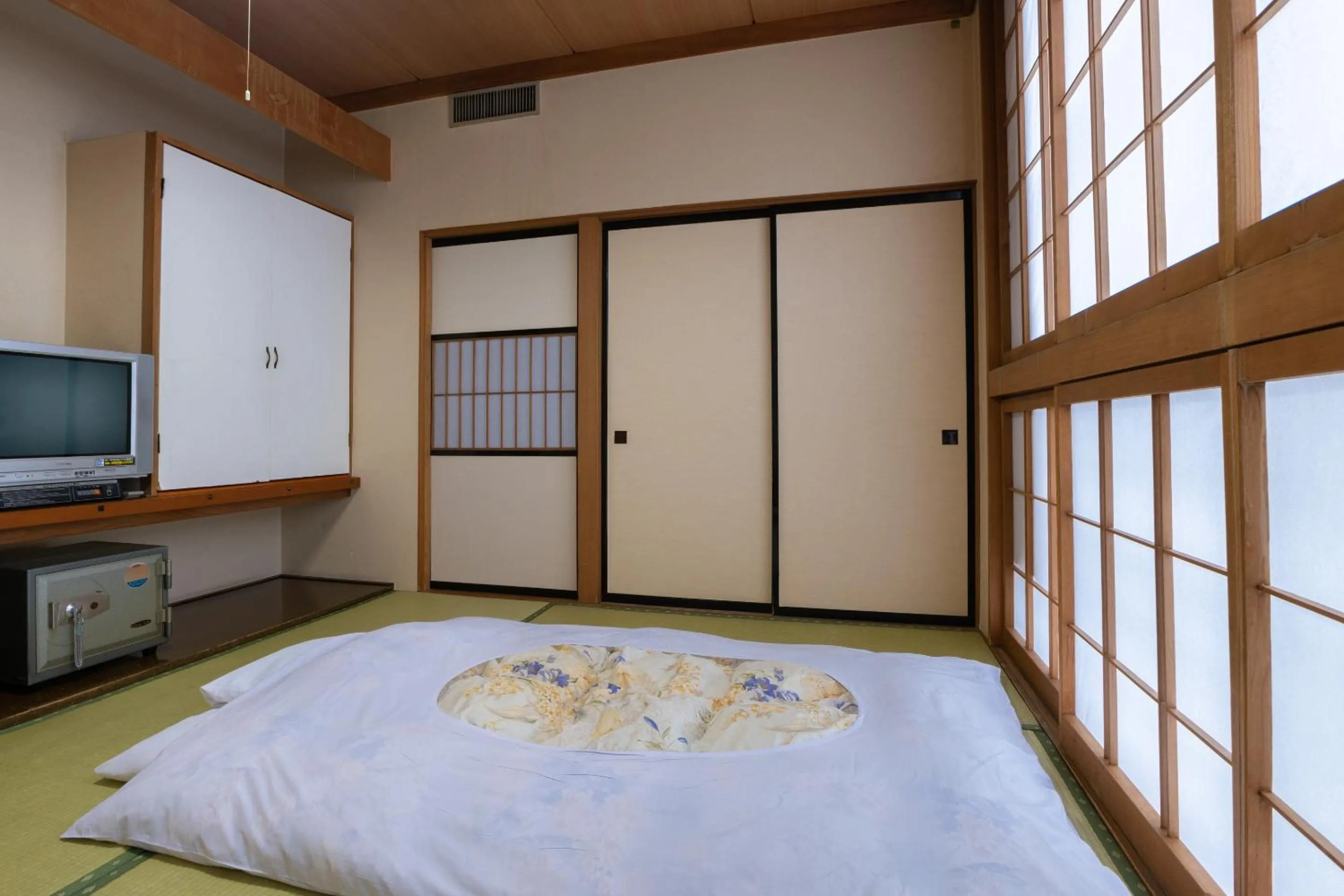 Bedroom, Bed in Sakadojo
