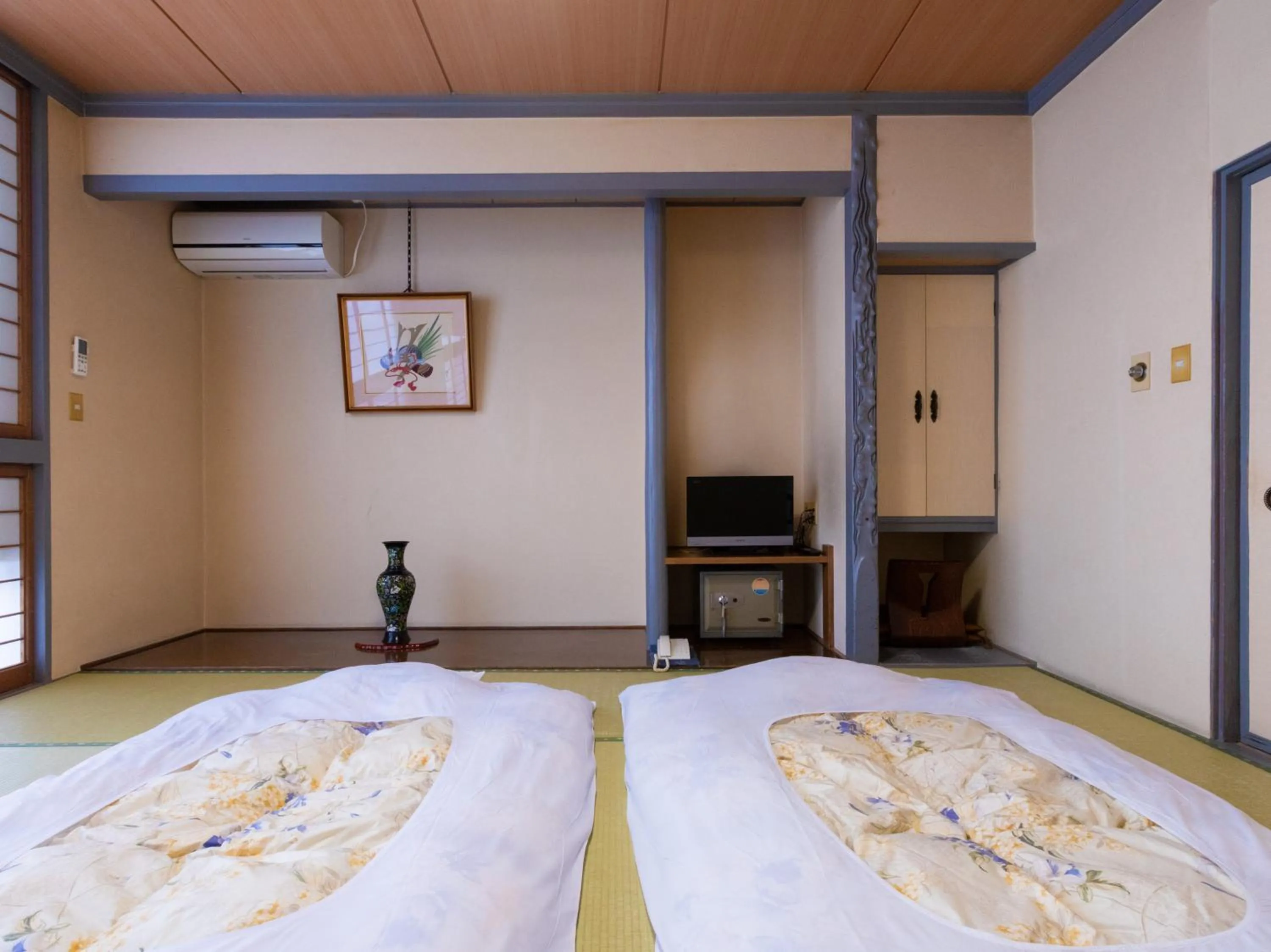 Bed in Sakadojo