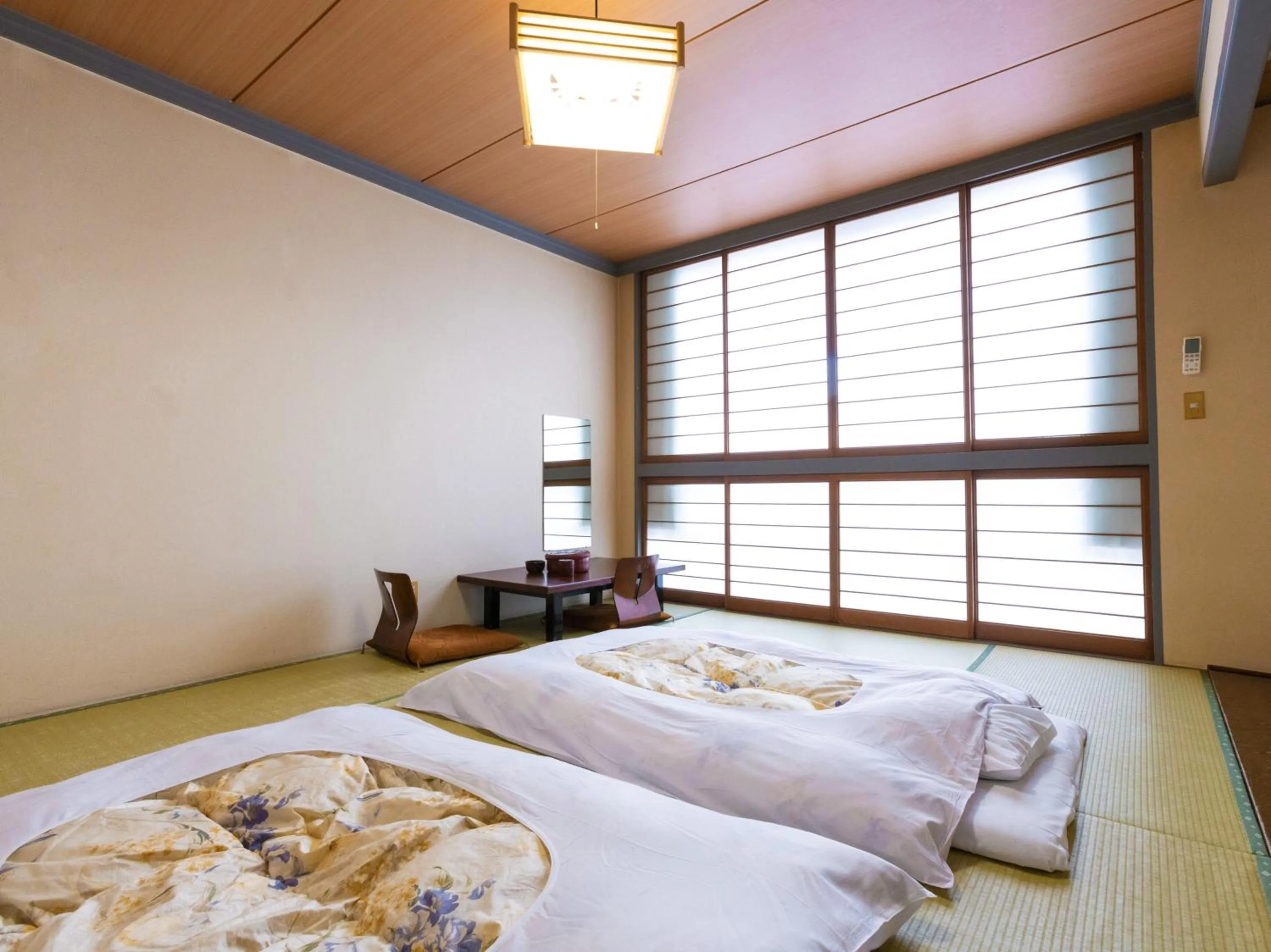 Photo of the whole room, Bed in Sakadojo