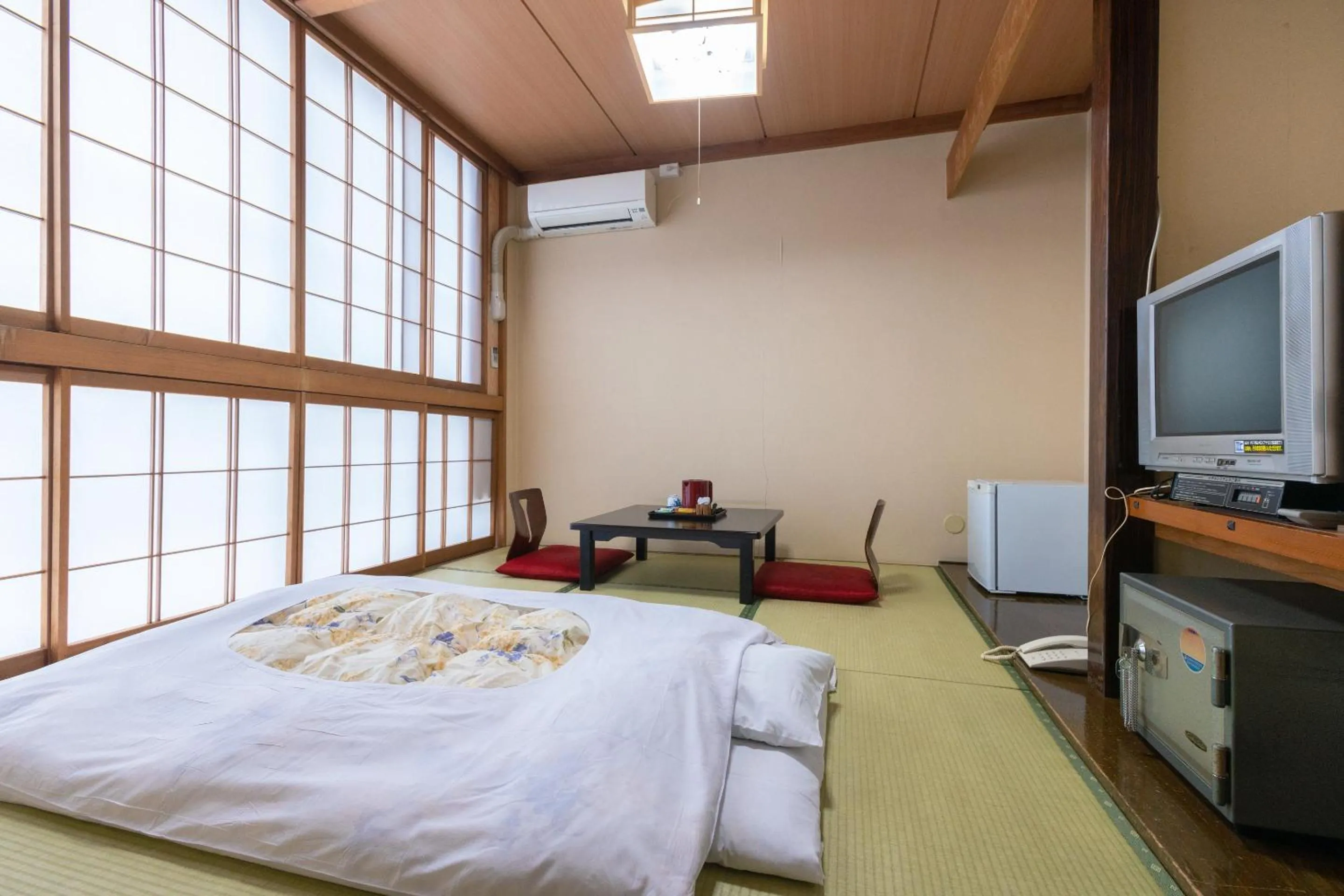 Bedroom, Bed in Sakadojo