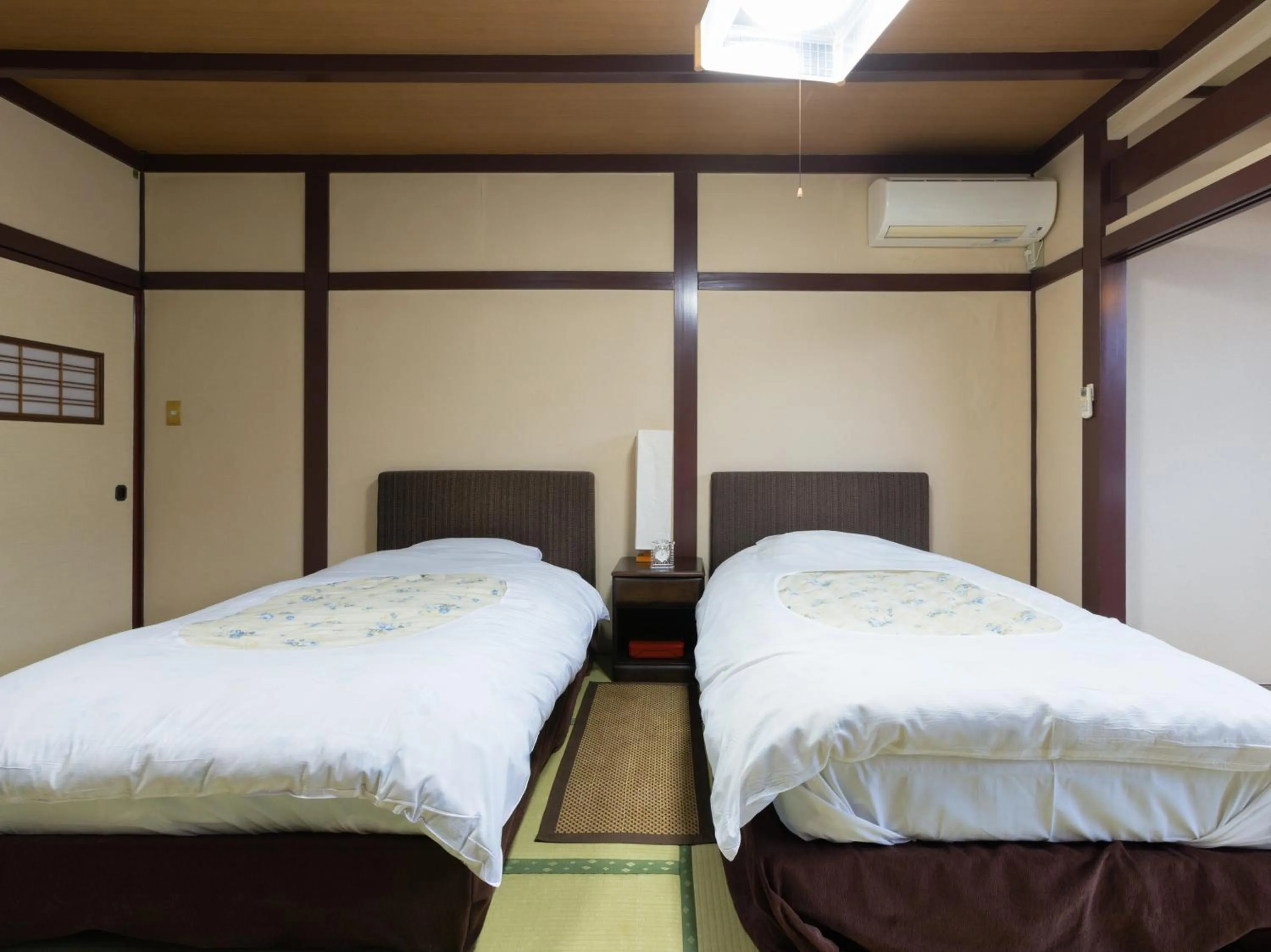 Bed in Sakadojo