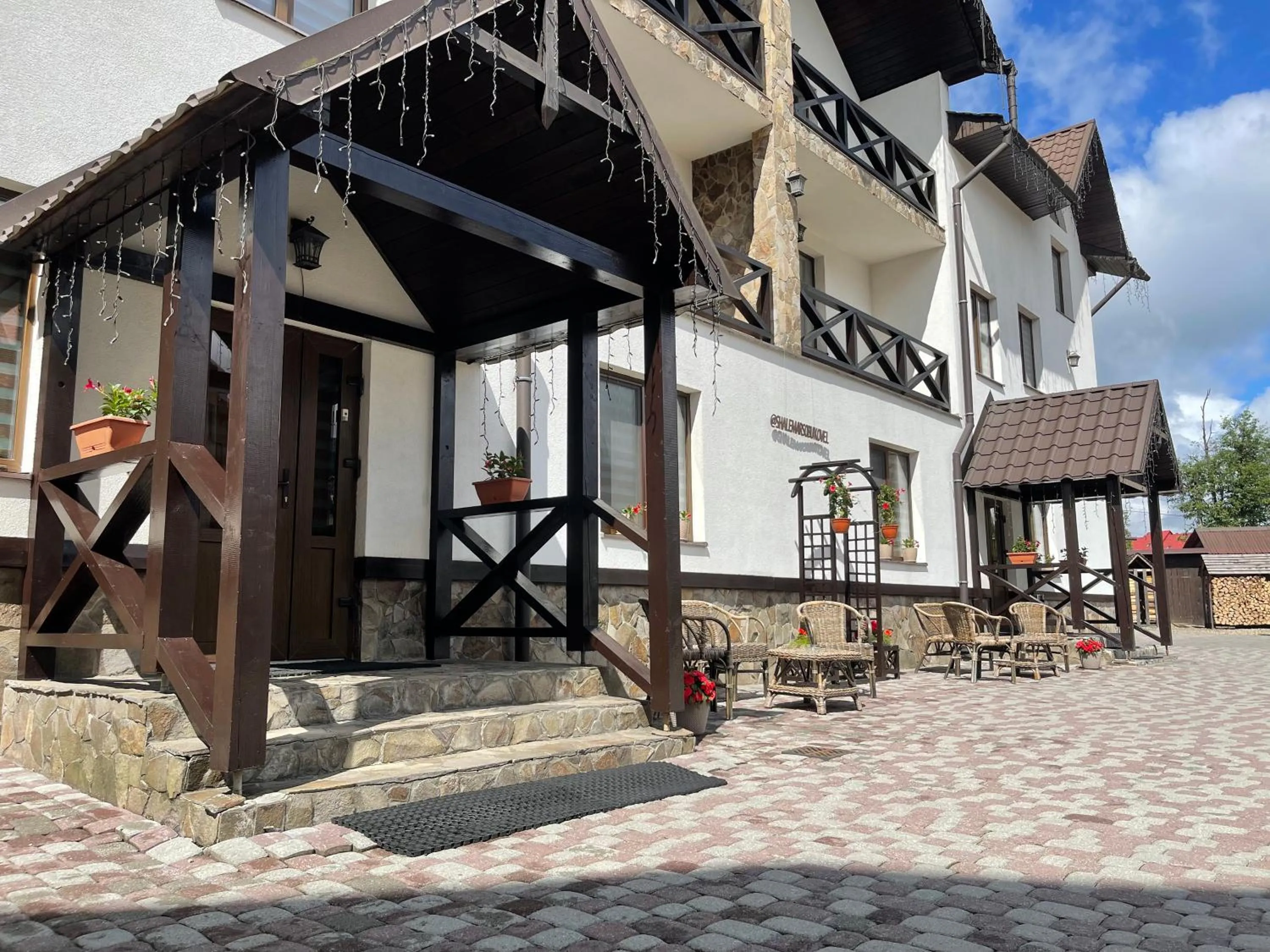 Property building in Villa Shale MarSo