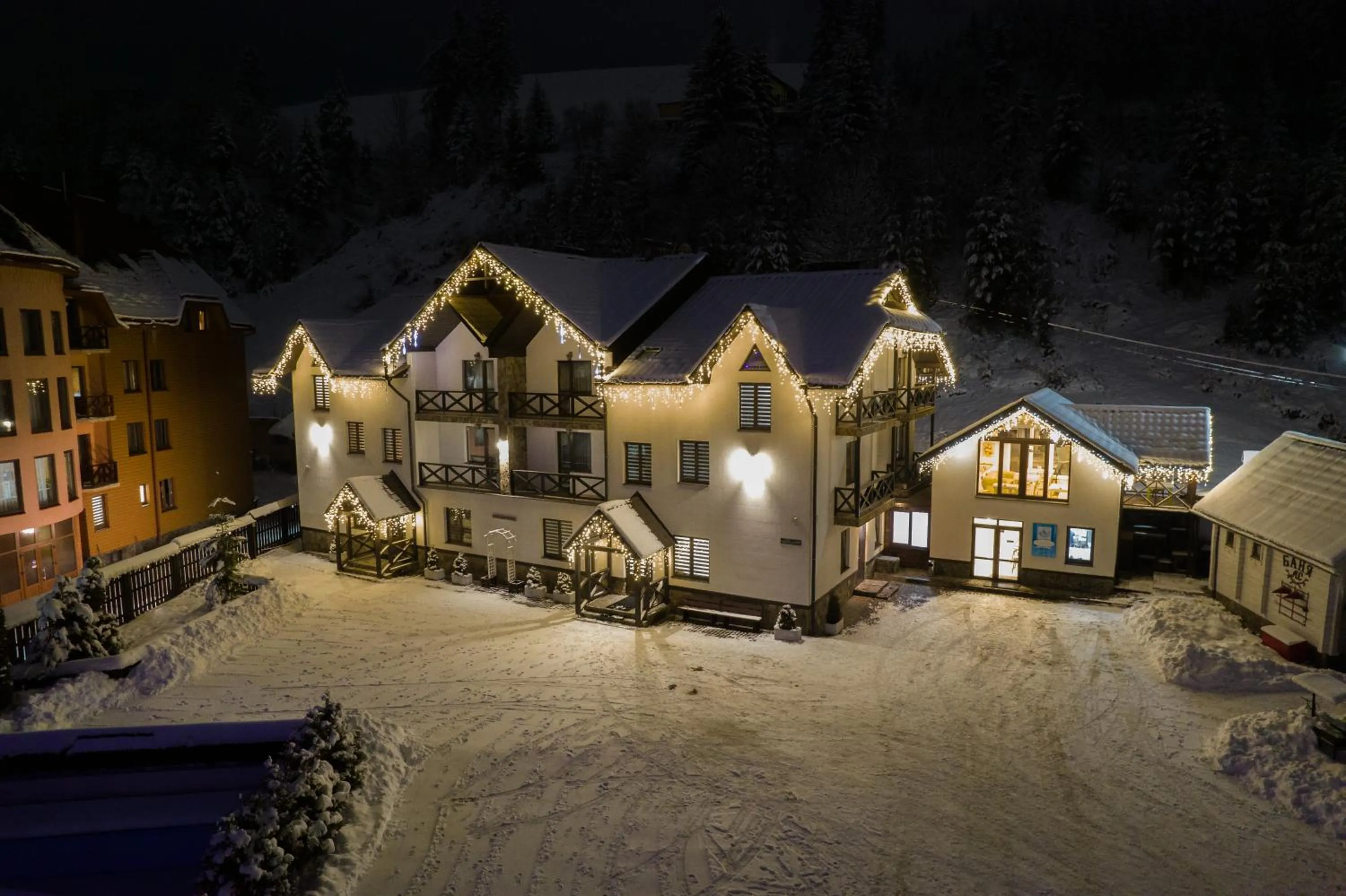 Property building in Villa Shale MarSo