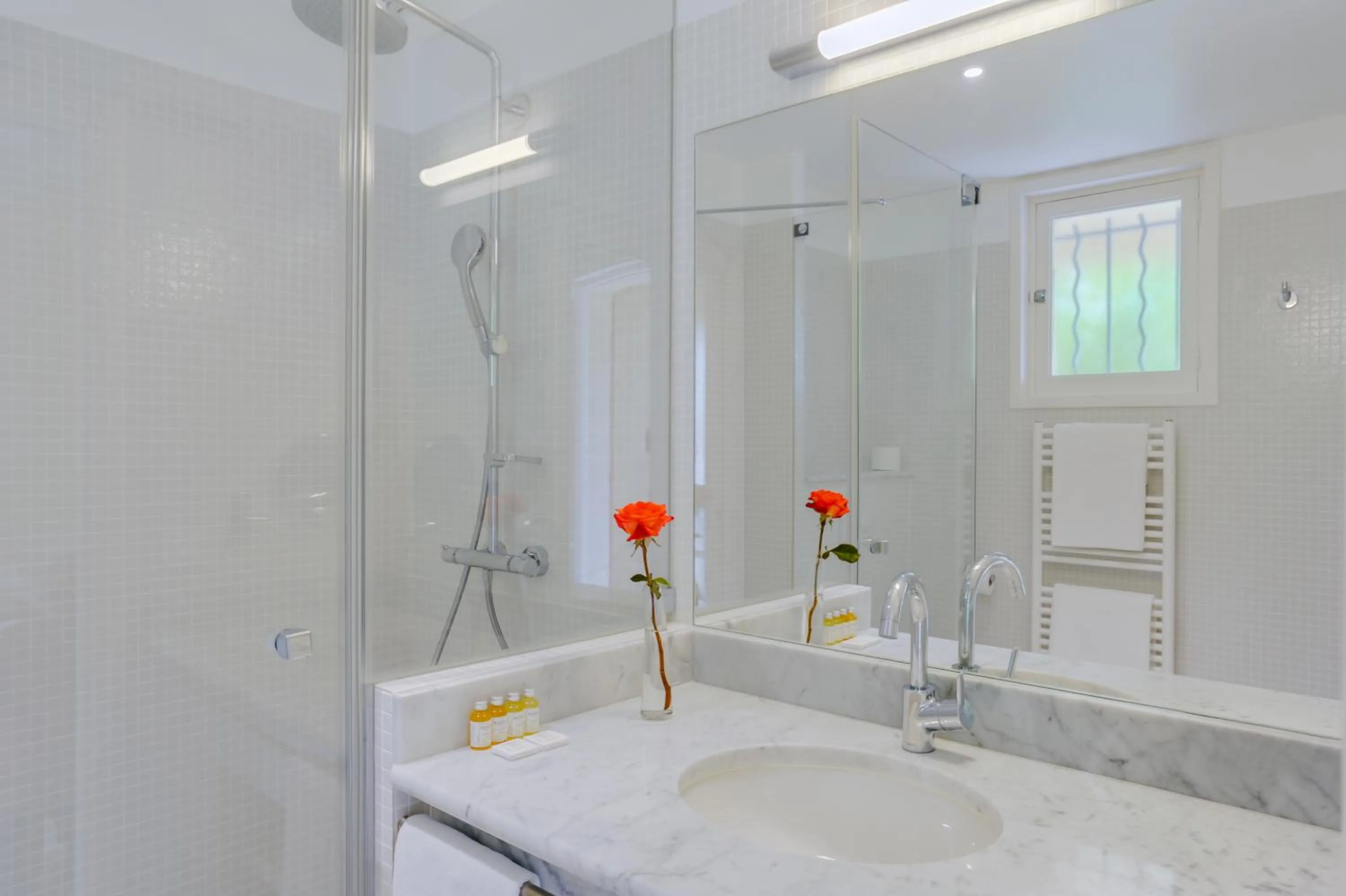 Shower in Le Mas de La Crémaillère