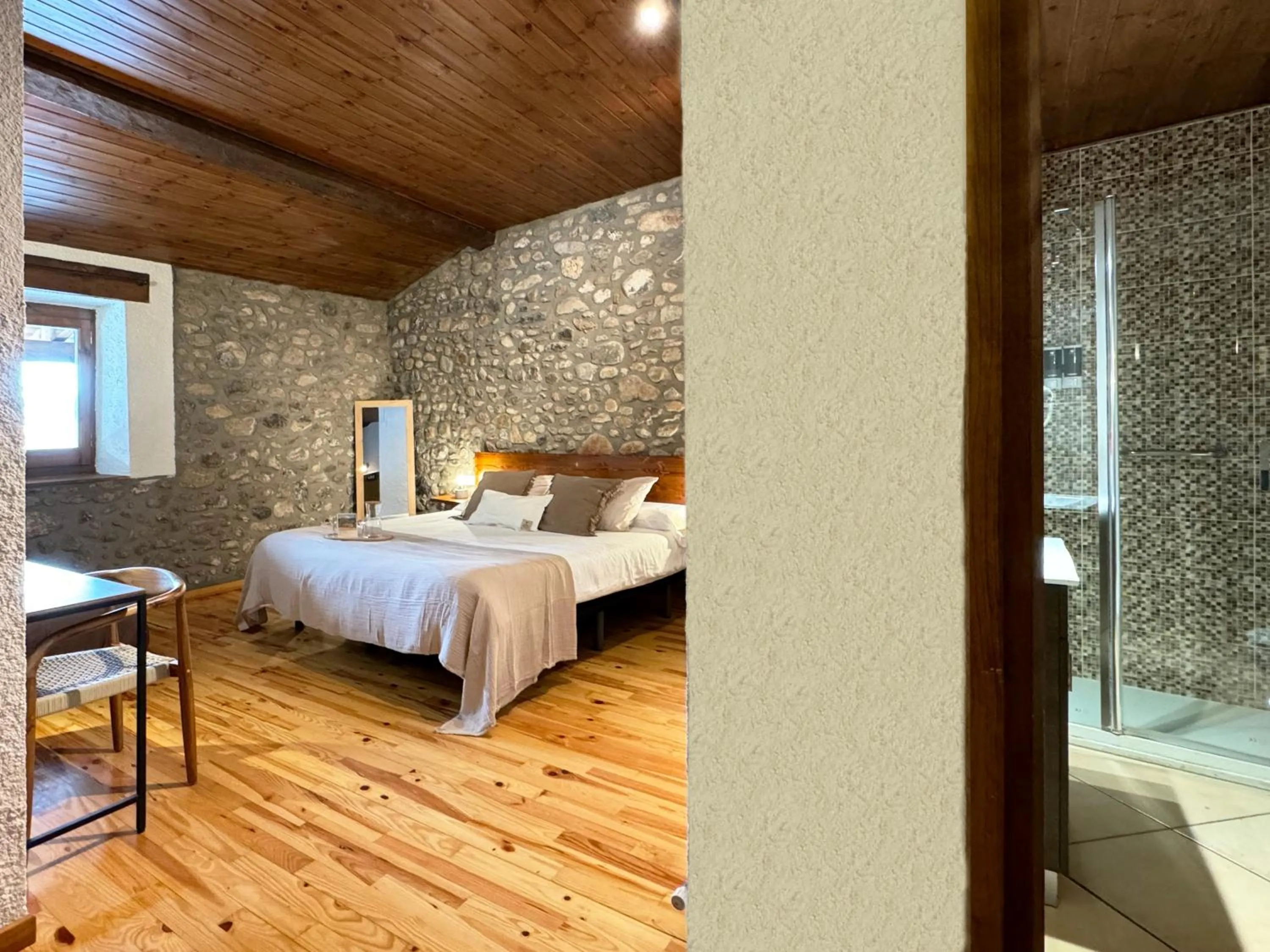 Bedroom, Bed in Hotel Cal Rei de Talló