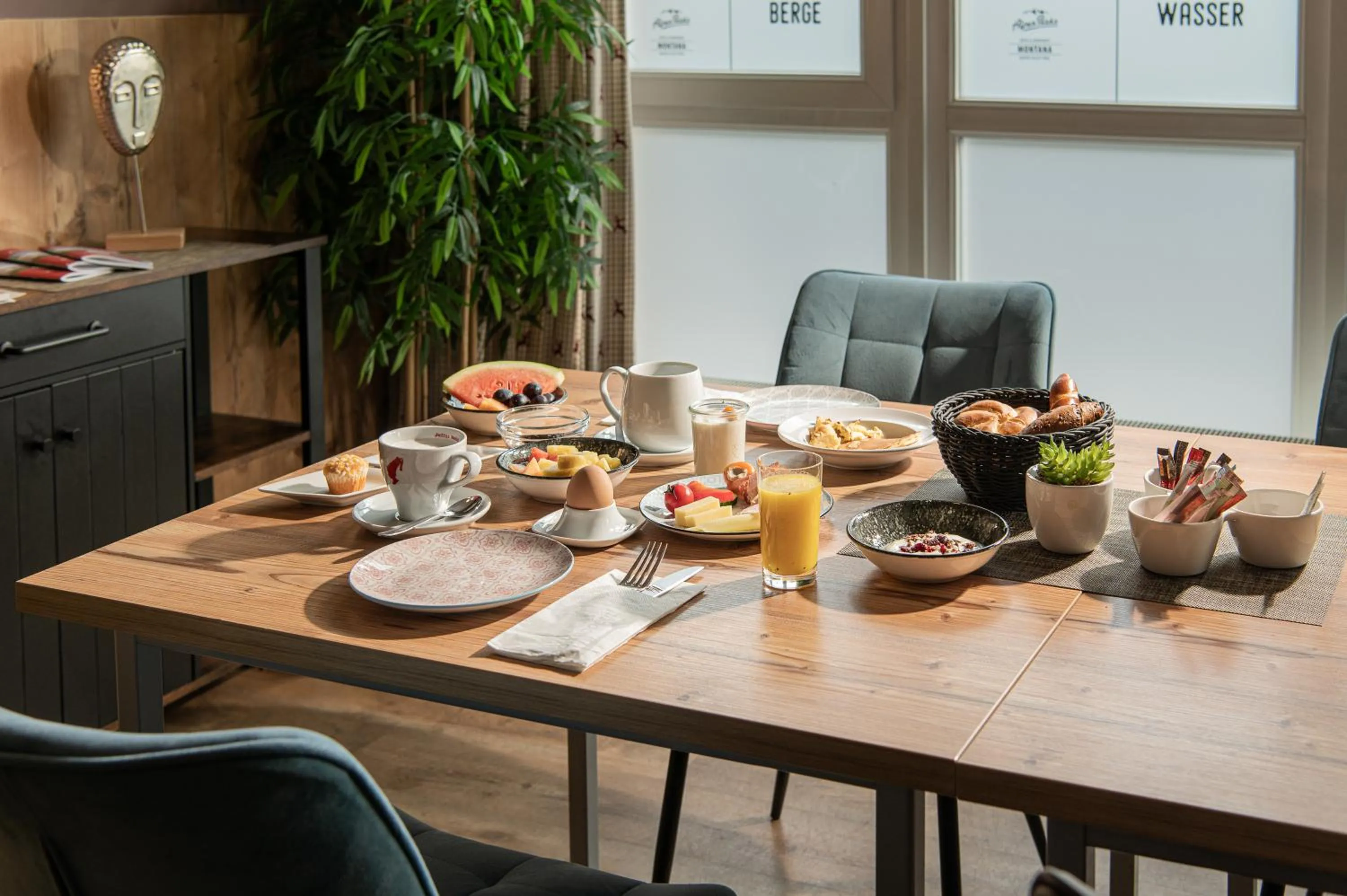 Food and drinks in AlpenParks Hotel MONTANA