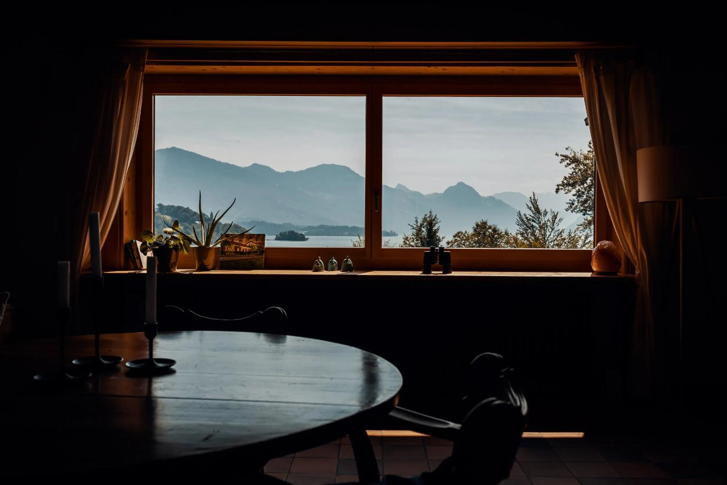 Mountain view in Lake Villa Lotus