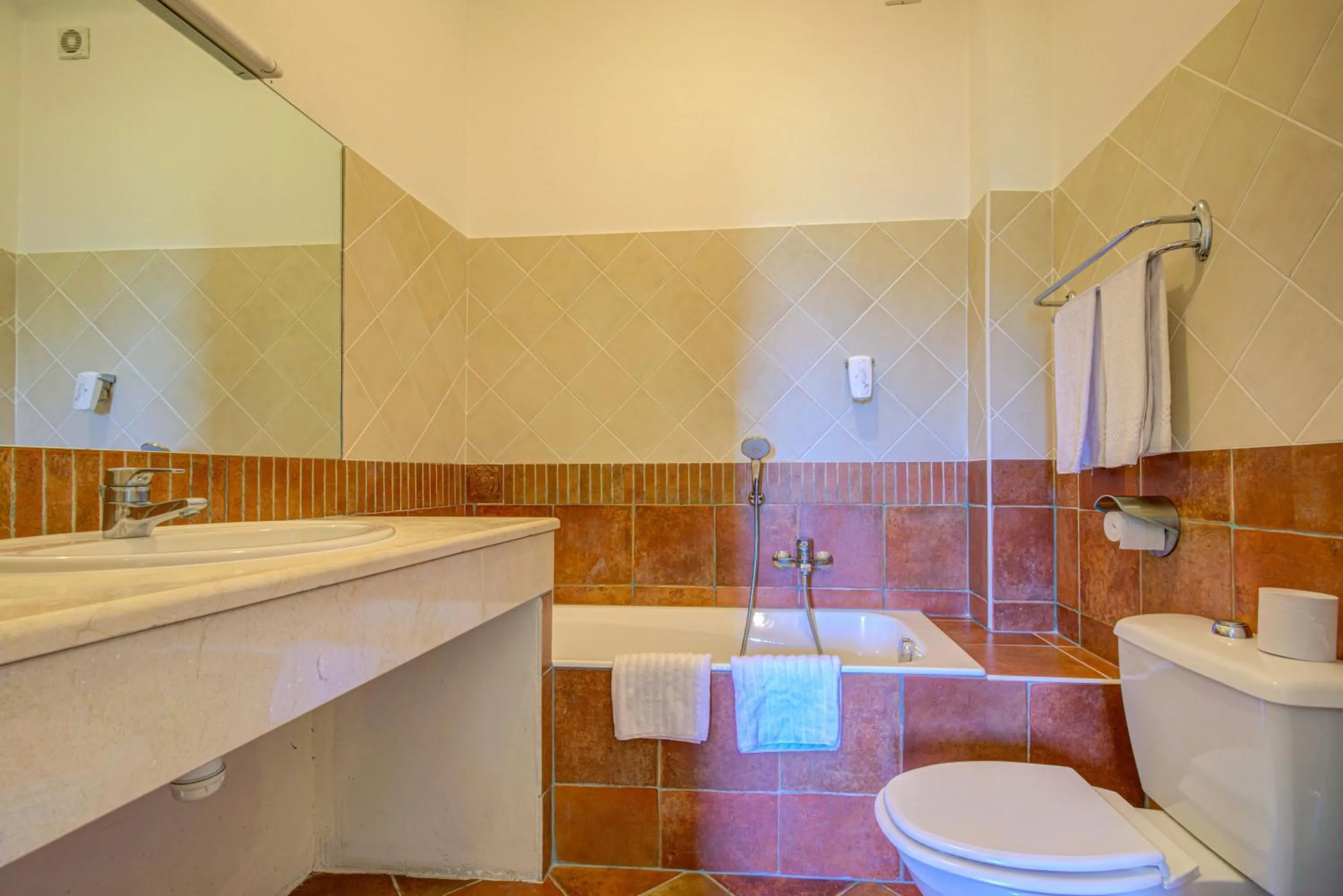 Bathroom in Hôtel Restaurant la Corniche