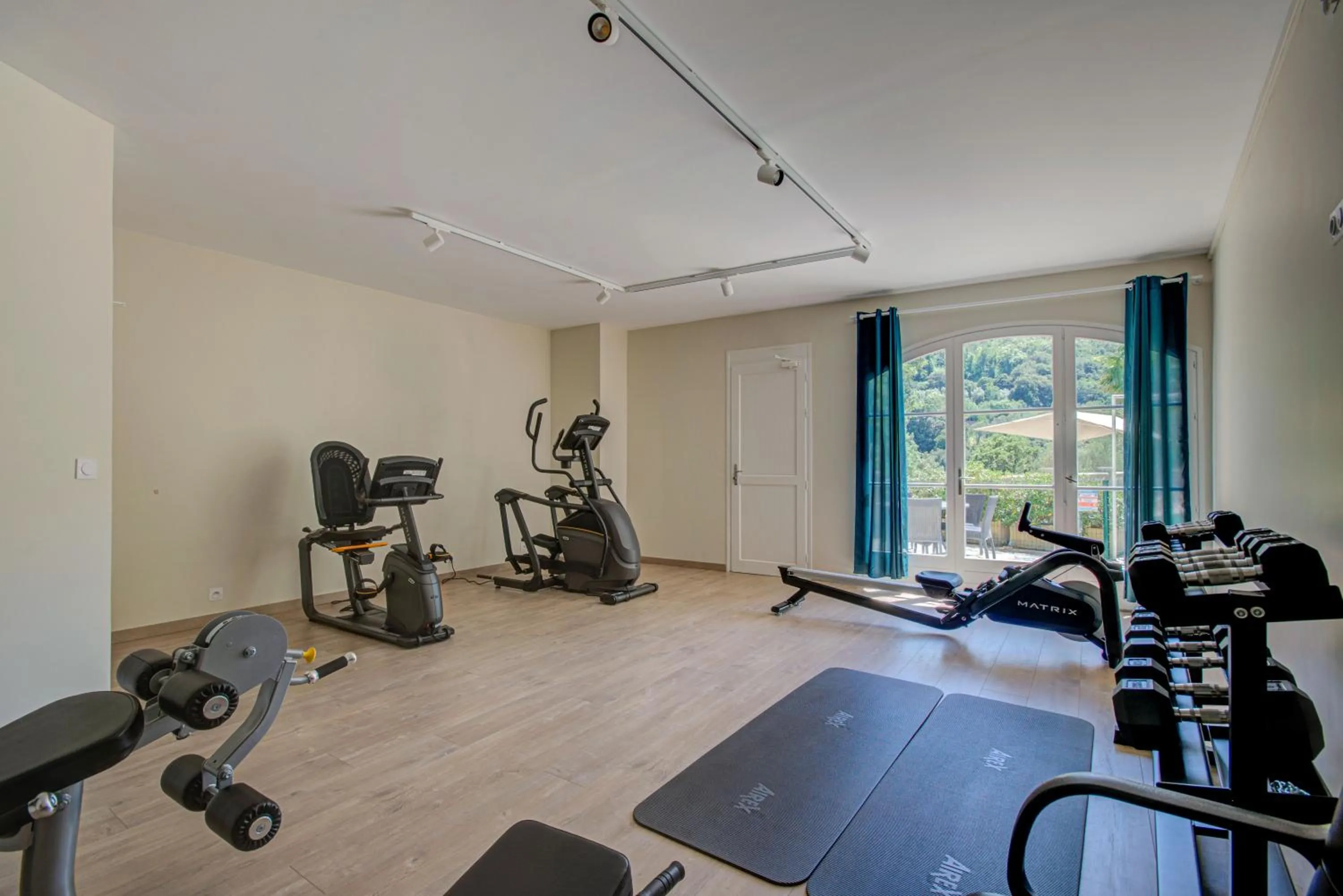 Fitness centre/facilities in Hôtel Restaurant la Corniche