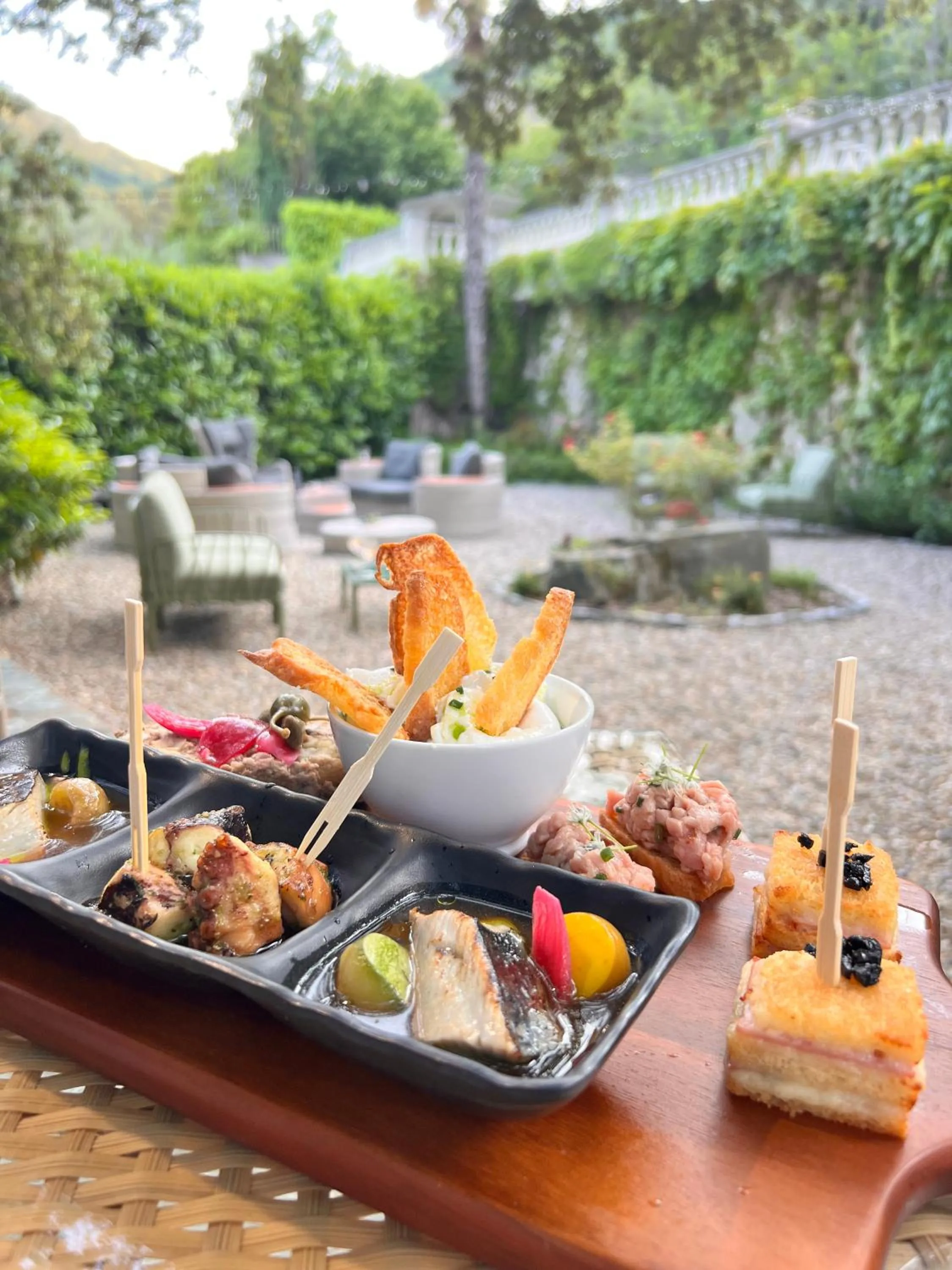 Lounge or bar in Hôtel Restaurant la Corniche