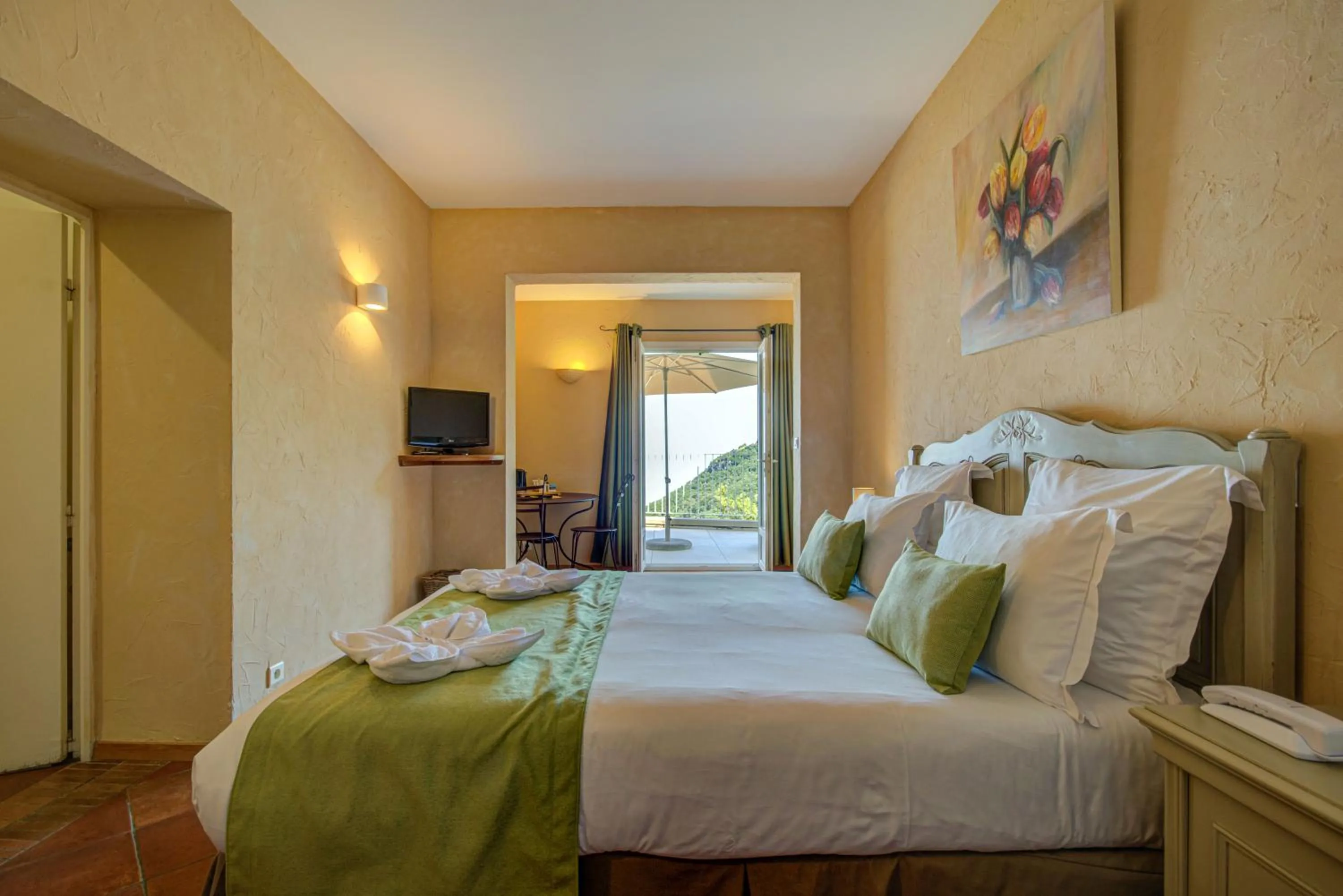 Bedroom, Bed in Hôtel Restaurant la Corniche