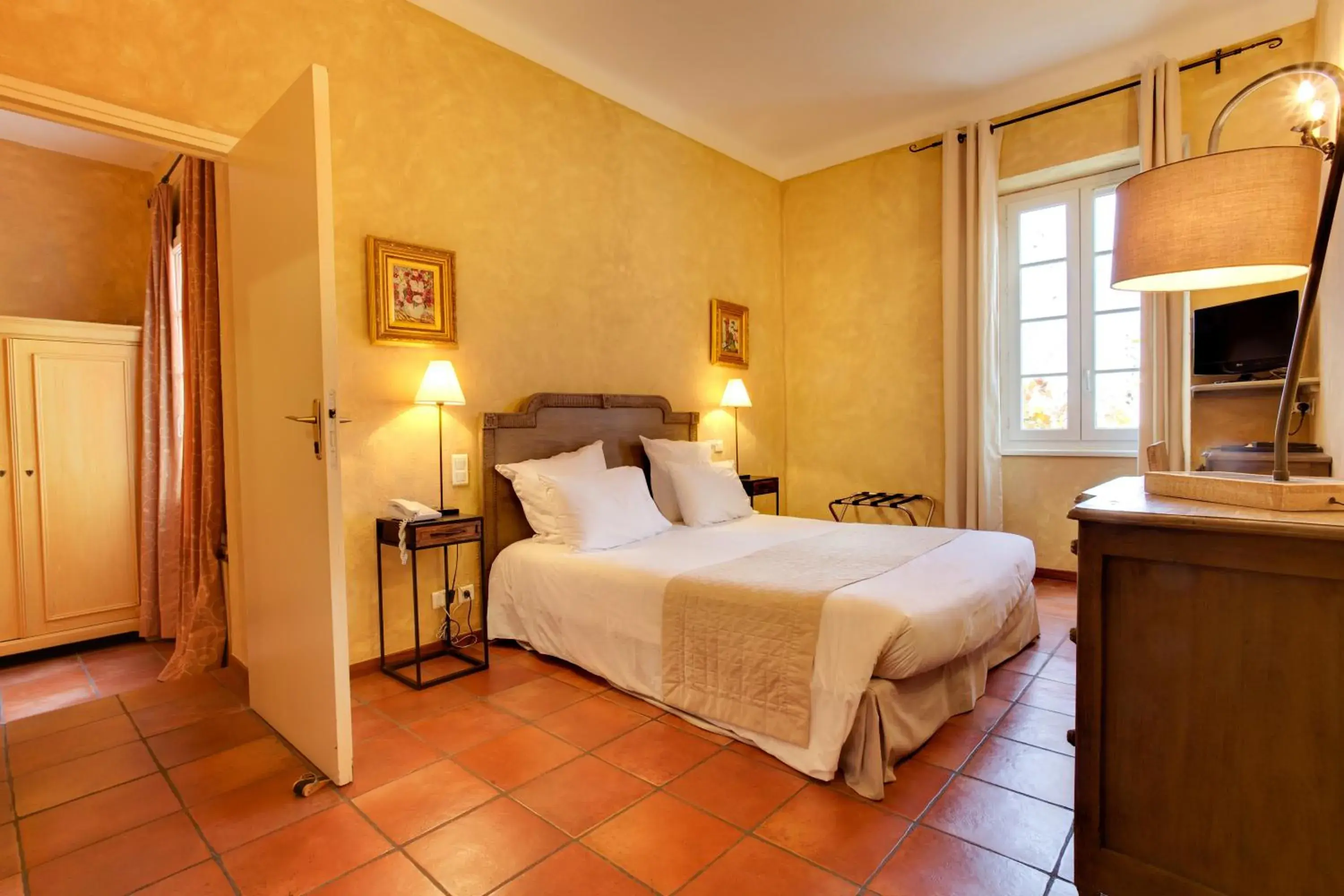 Family Room in Hôtel de la Corniche Family Room in Hôtel de la Corniche