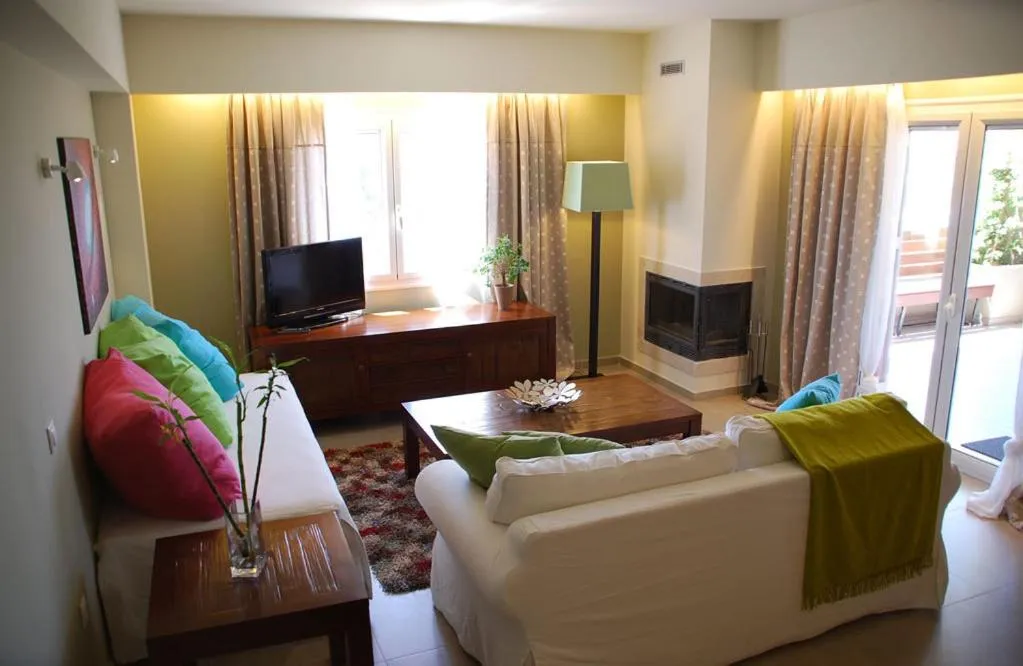 Communal lounge/ TV room in Astrolabe Hotel