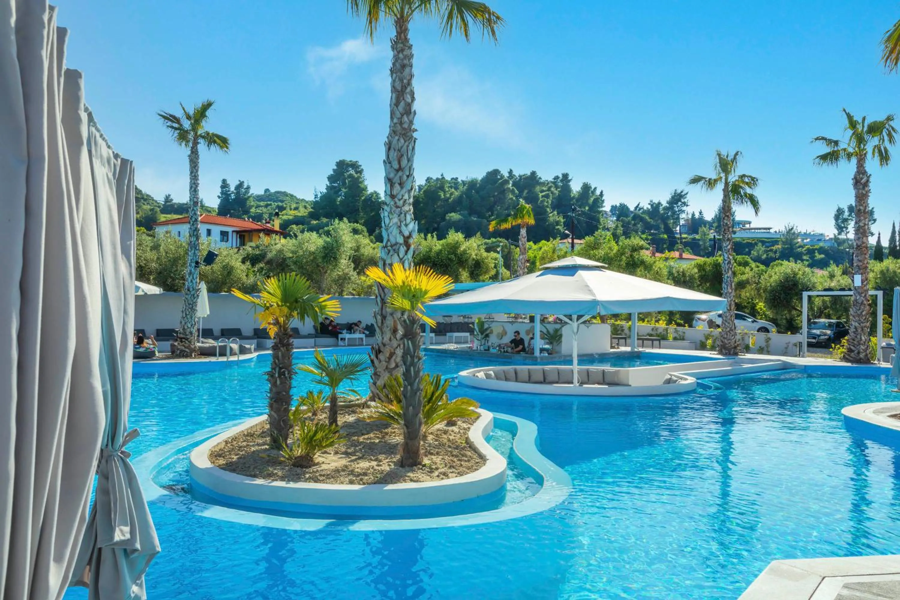 Swimming pool in Anna Family