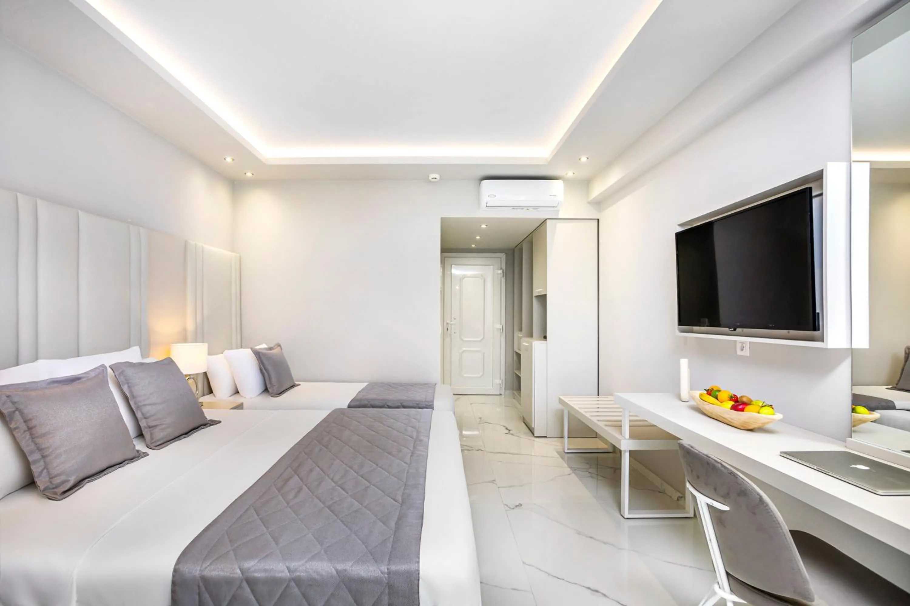 Photo of the whole room, Bed in Anna Family