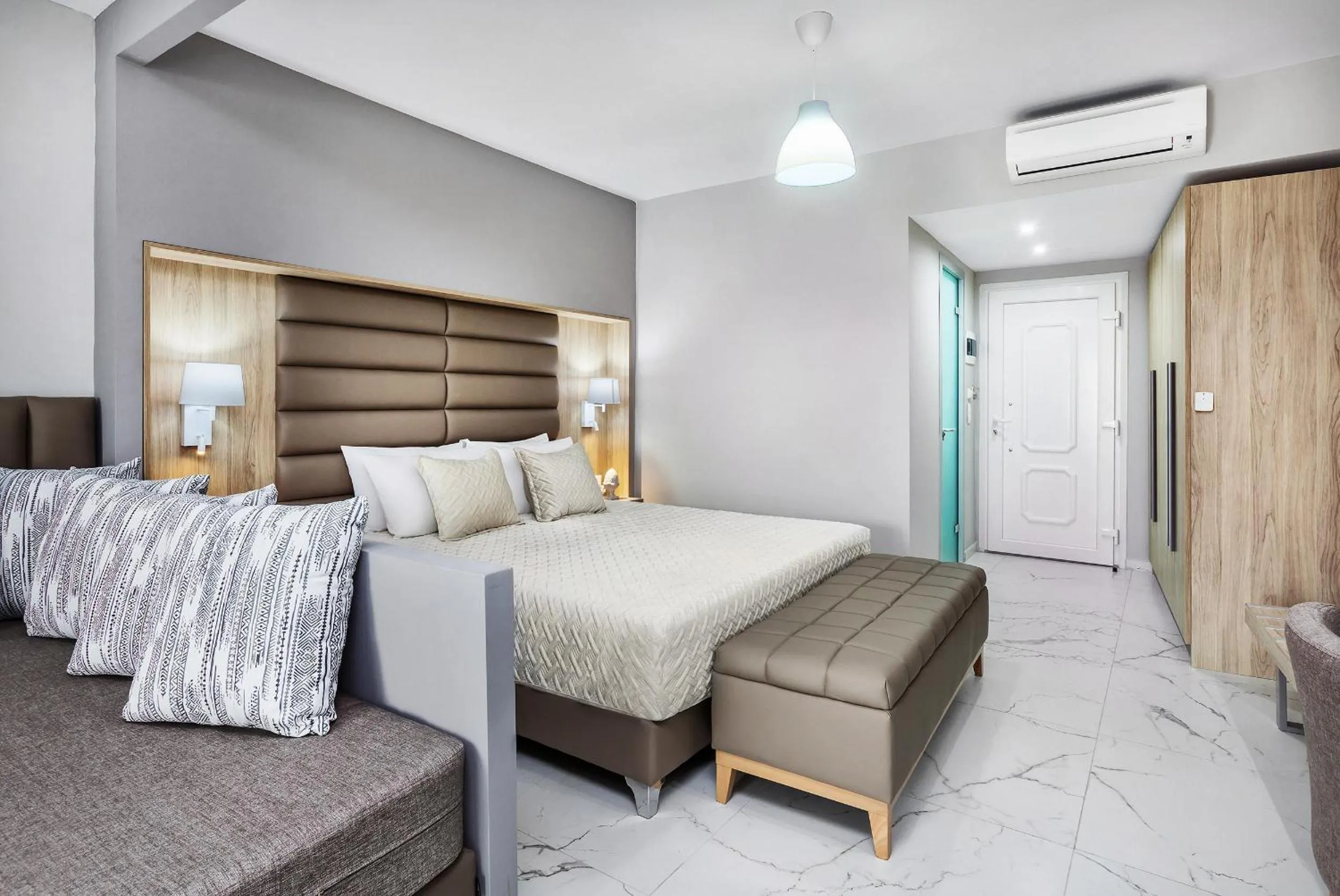 Bedroom, Bed in Anna Family