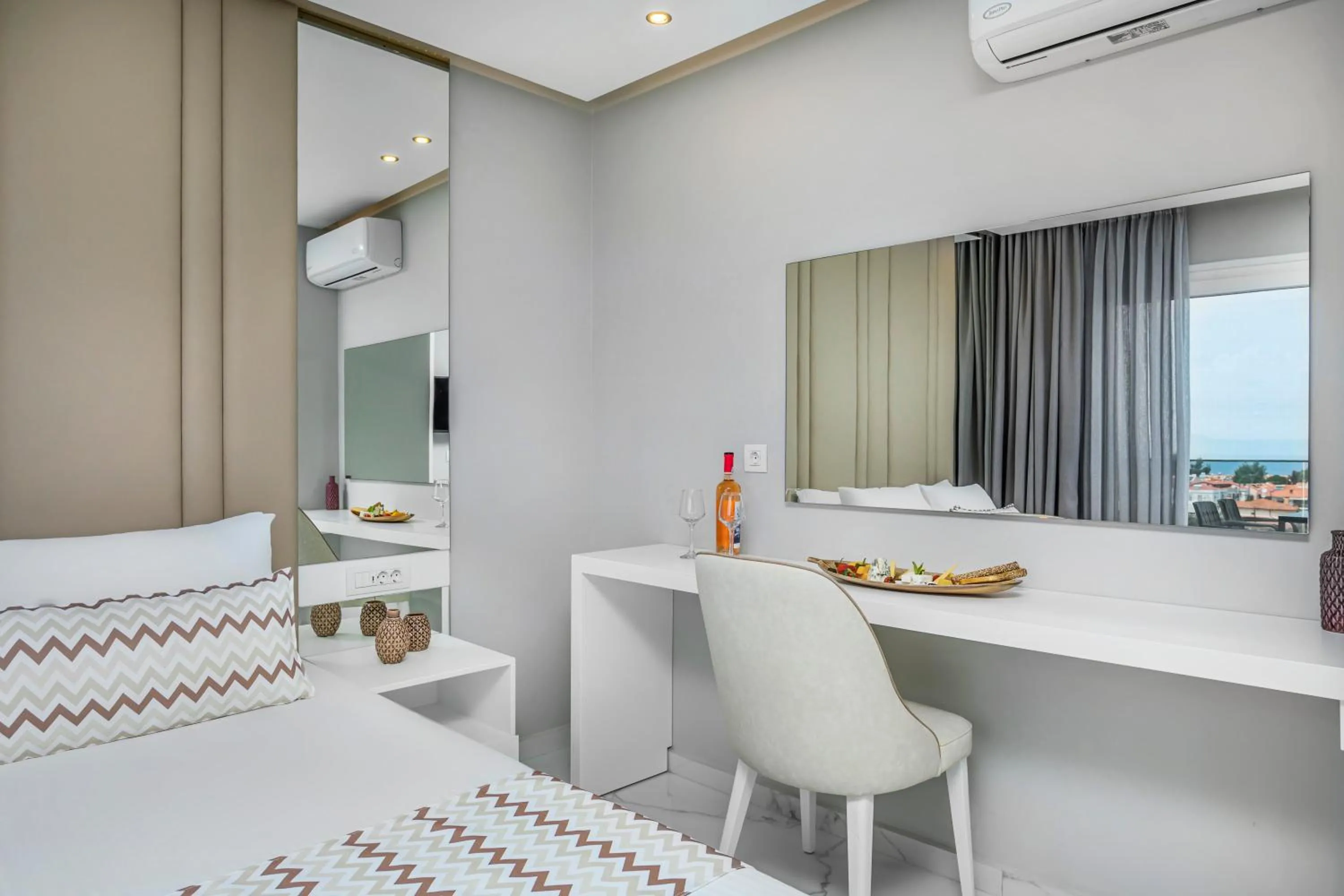 Bedroom, Bed in Anna Family