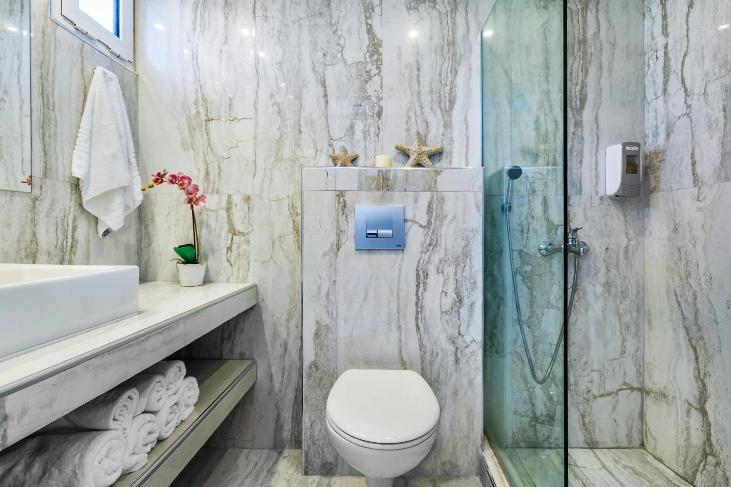 Bathroom in Anna Family