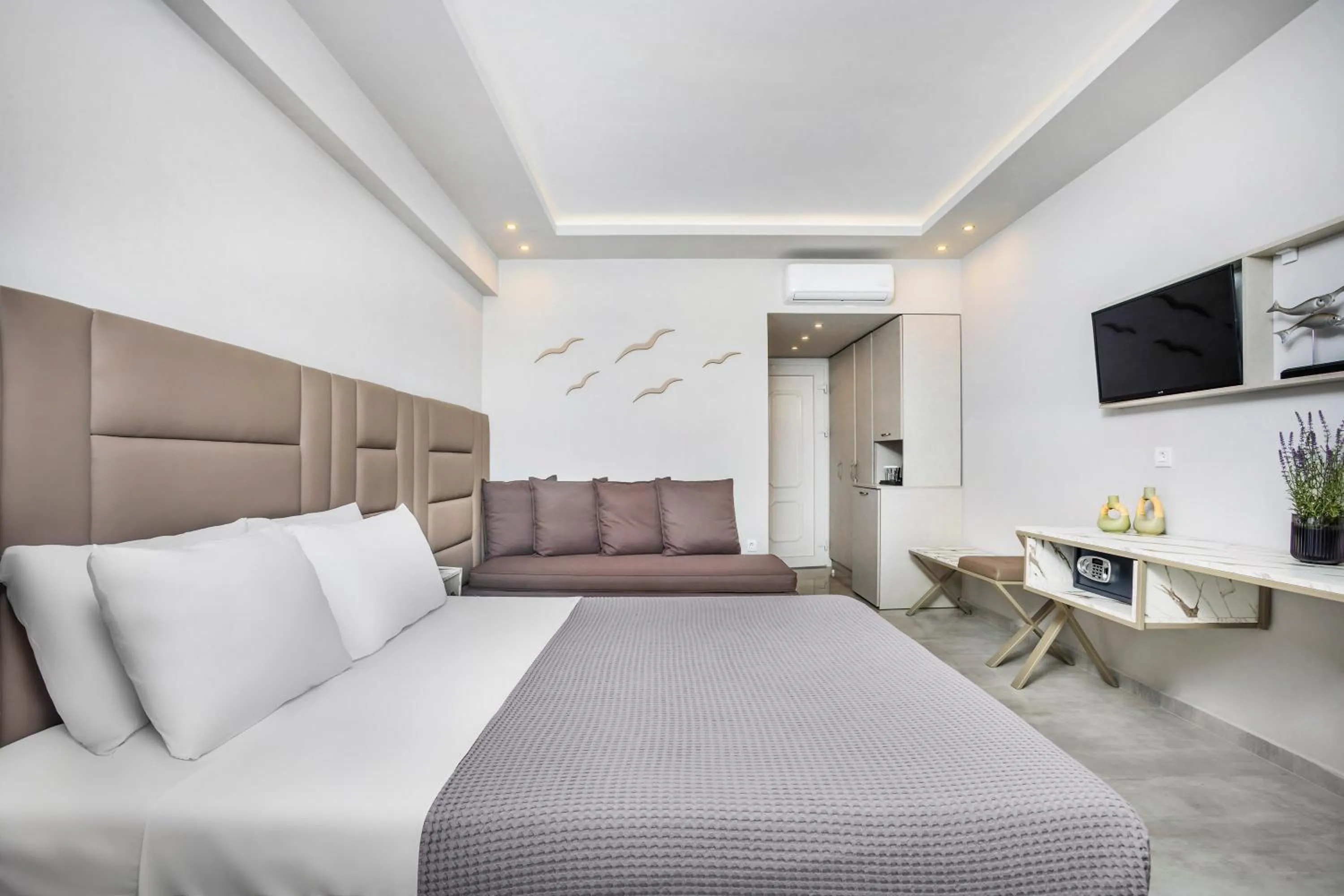 Photo of the whole room, Bed in Anna Family