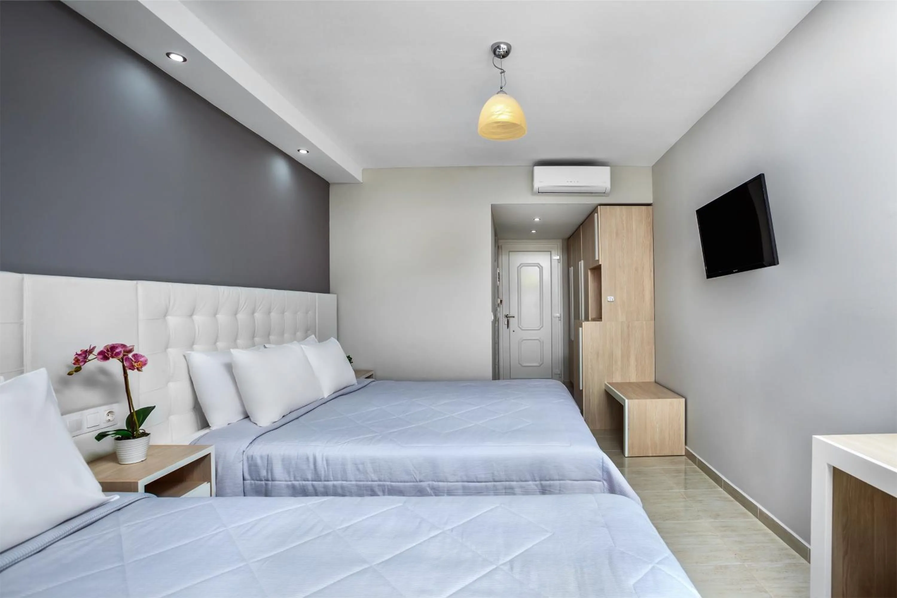 Bedroom, Bed in Anna Family