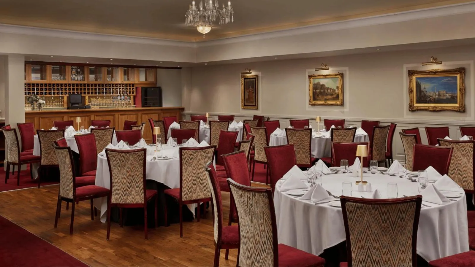 Restaurant/places to eat in Dooley's Hotel