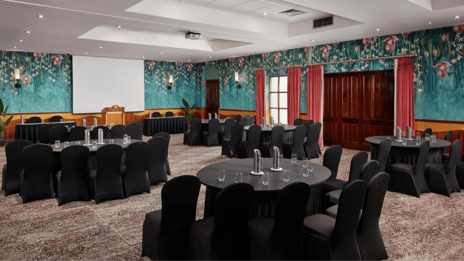 Meeting/conference room in Dooley's Hotel